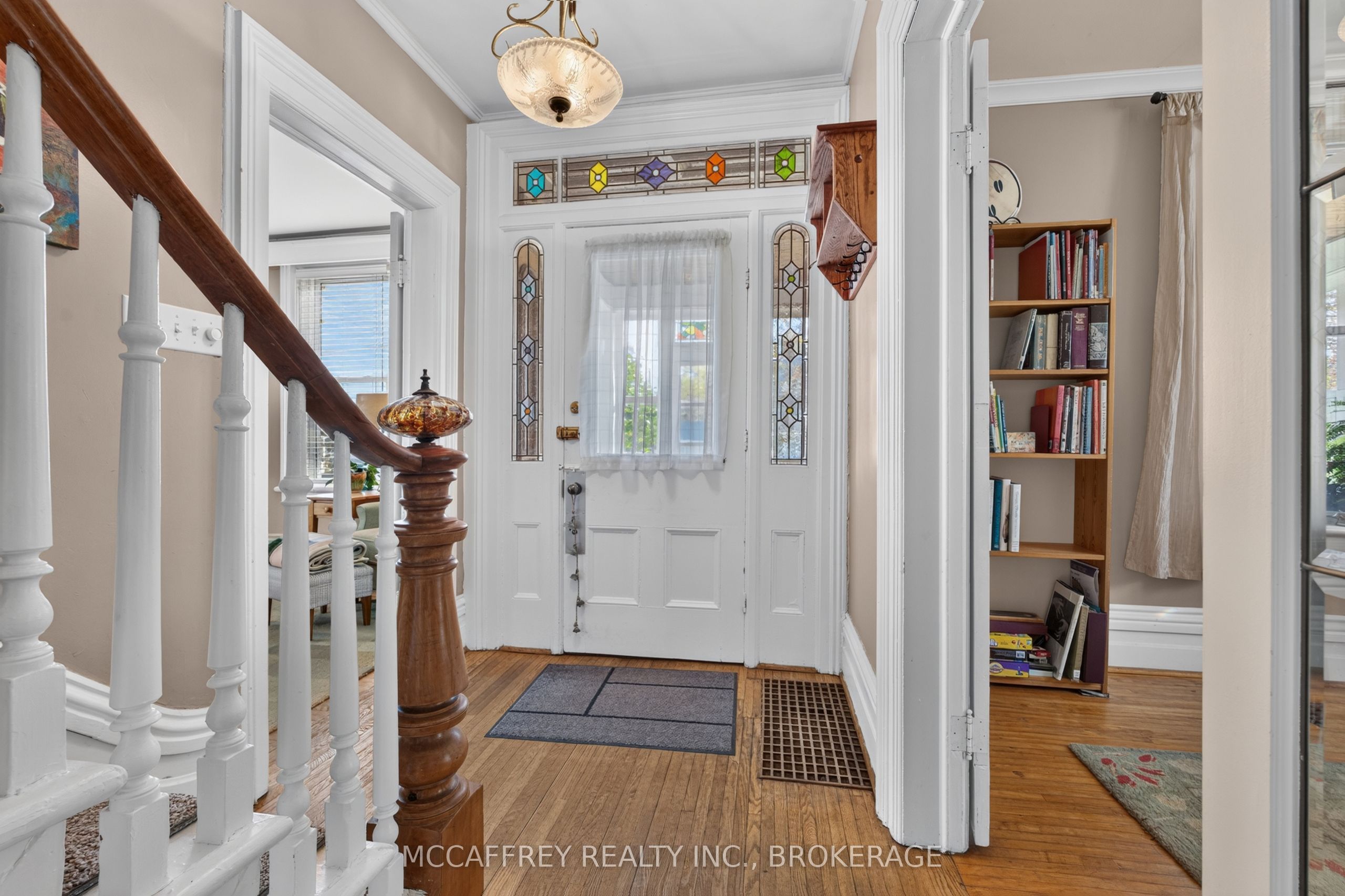 15 Graham Street E Property Photo 7