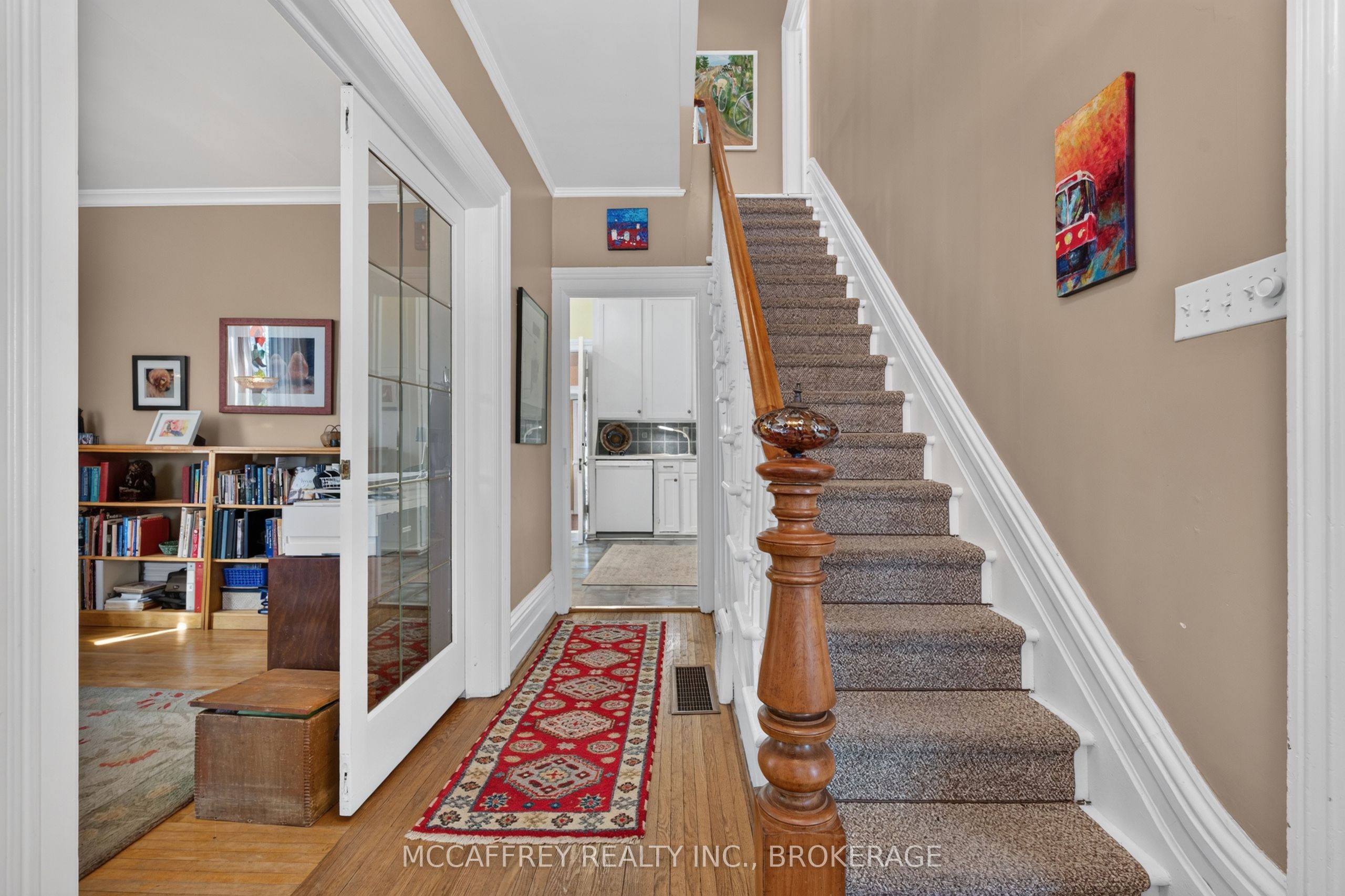 15 Graham Street E Property Photo 8