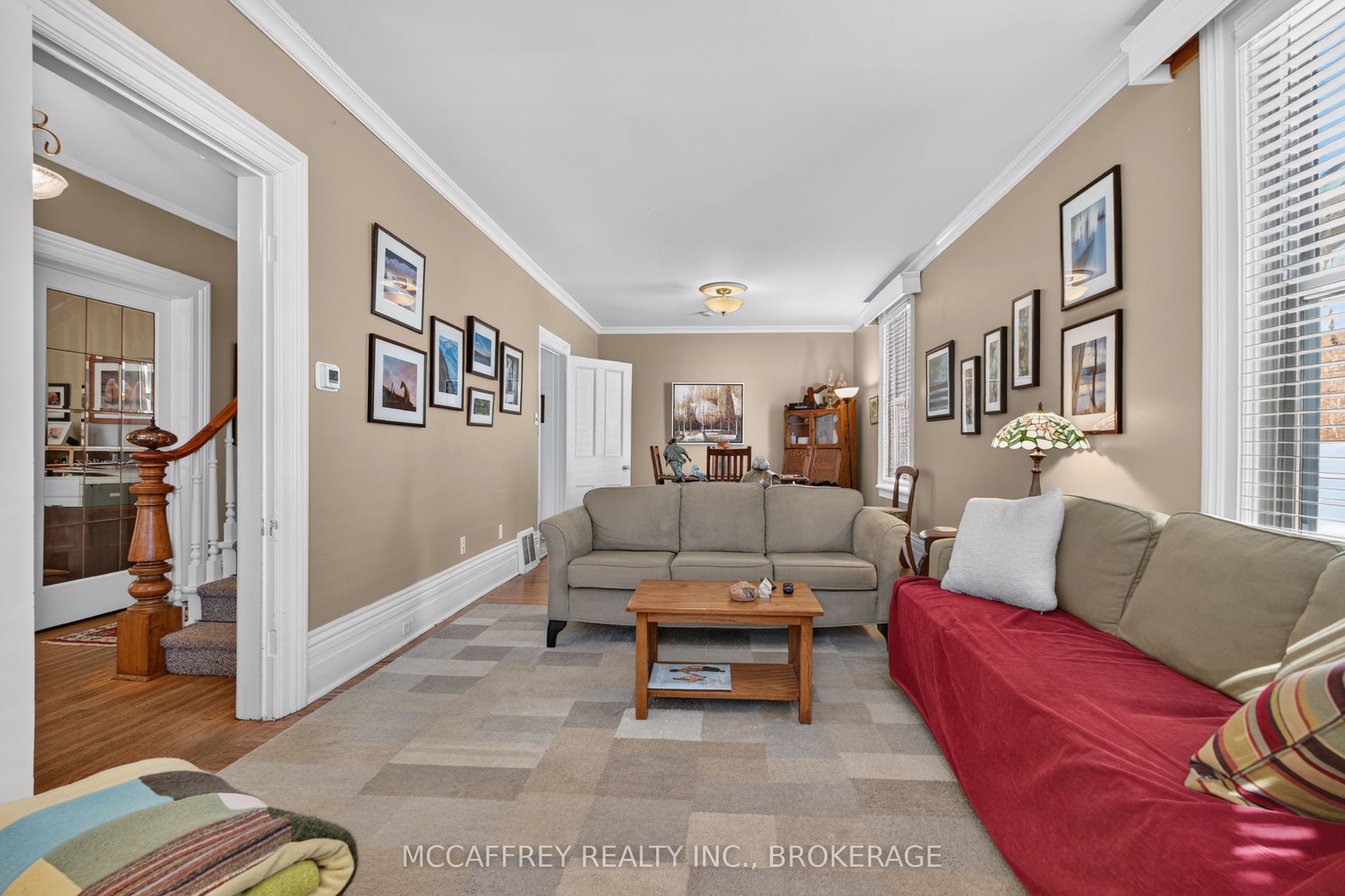 15 Graham Street E Property Photo 10