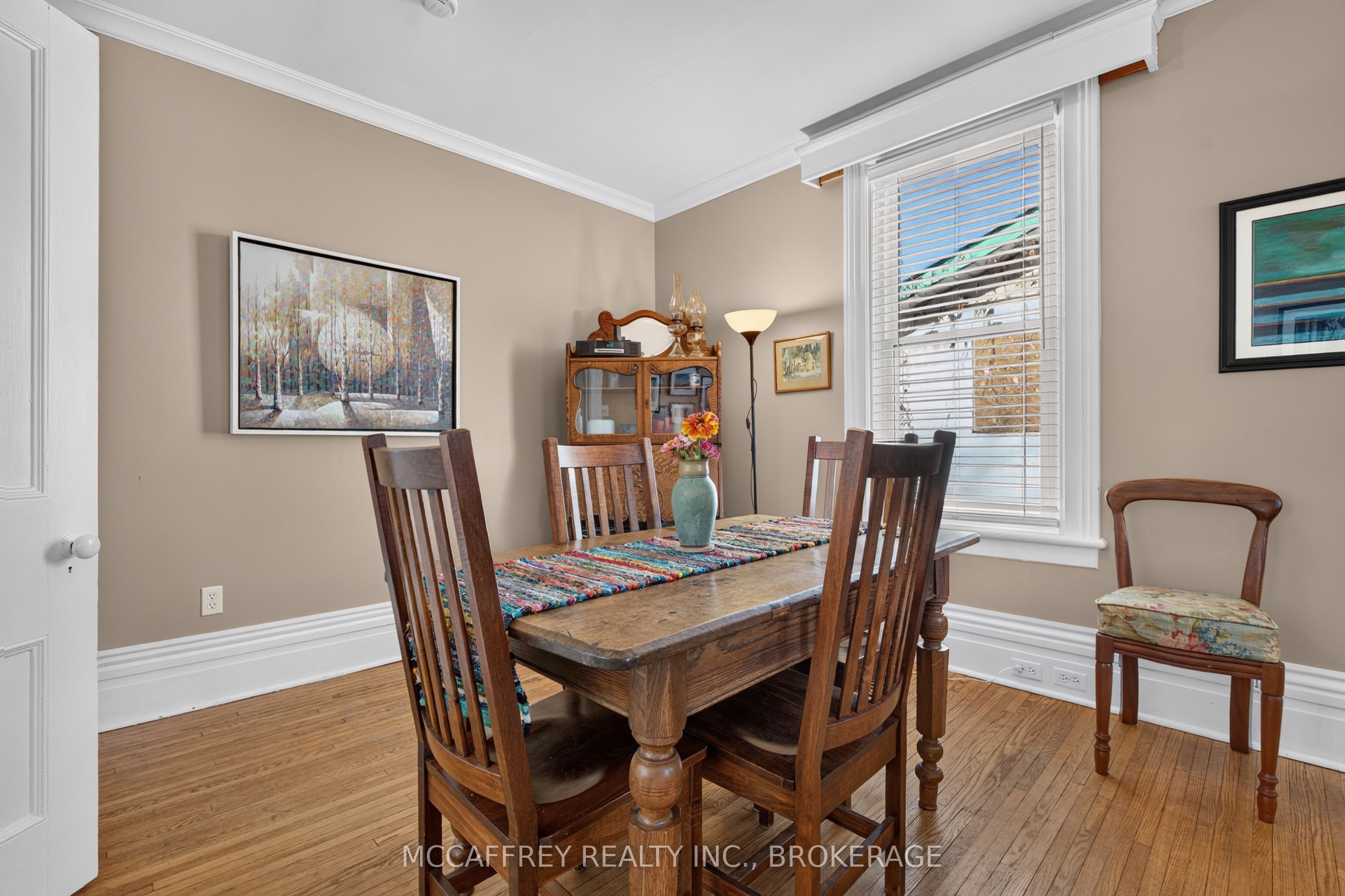 15 Graham Street E Property Photo 11