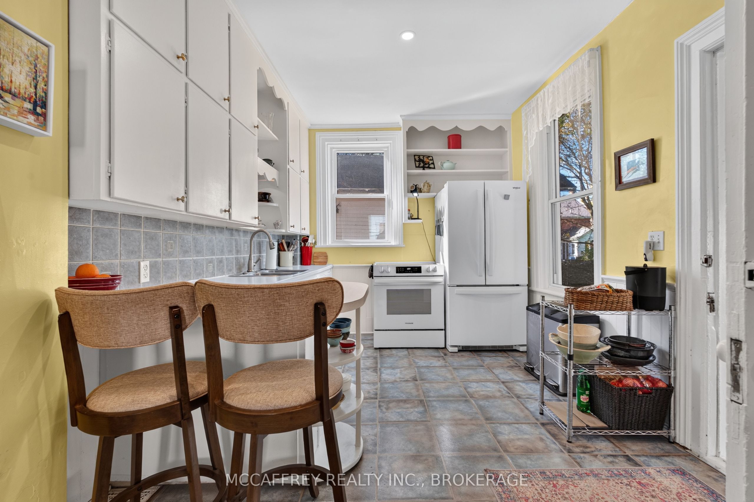 15 Graham Street E Property Photo 15