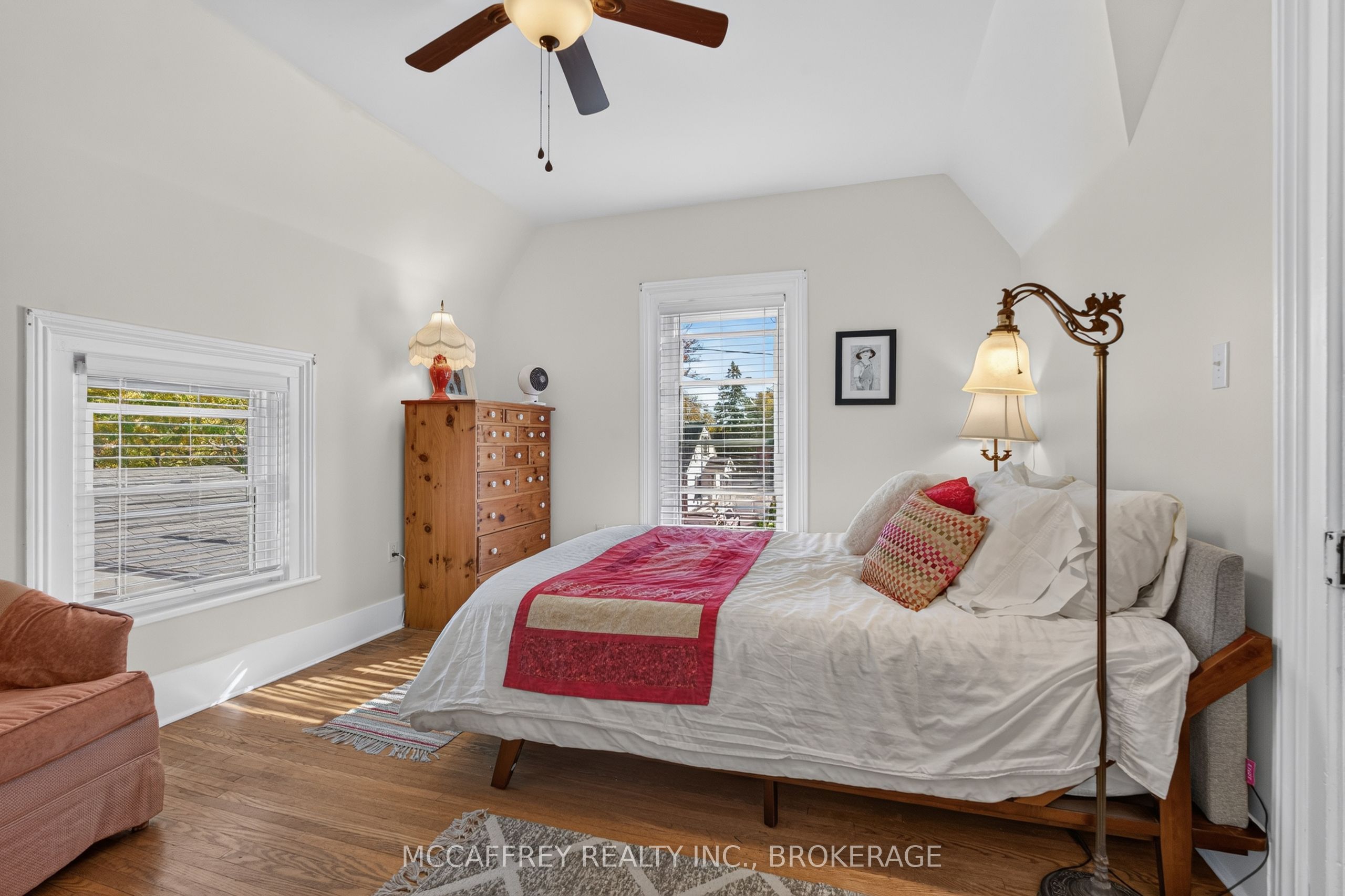 15 Graham Street E Property Photo 25