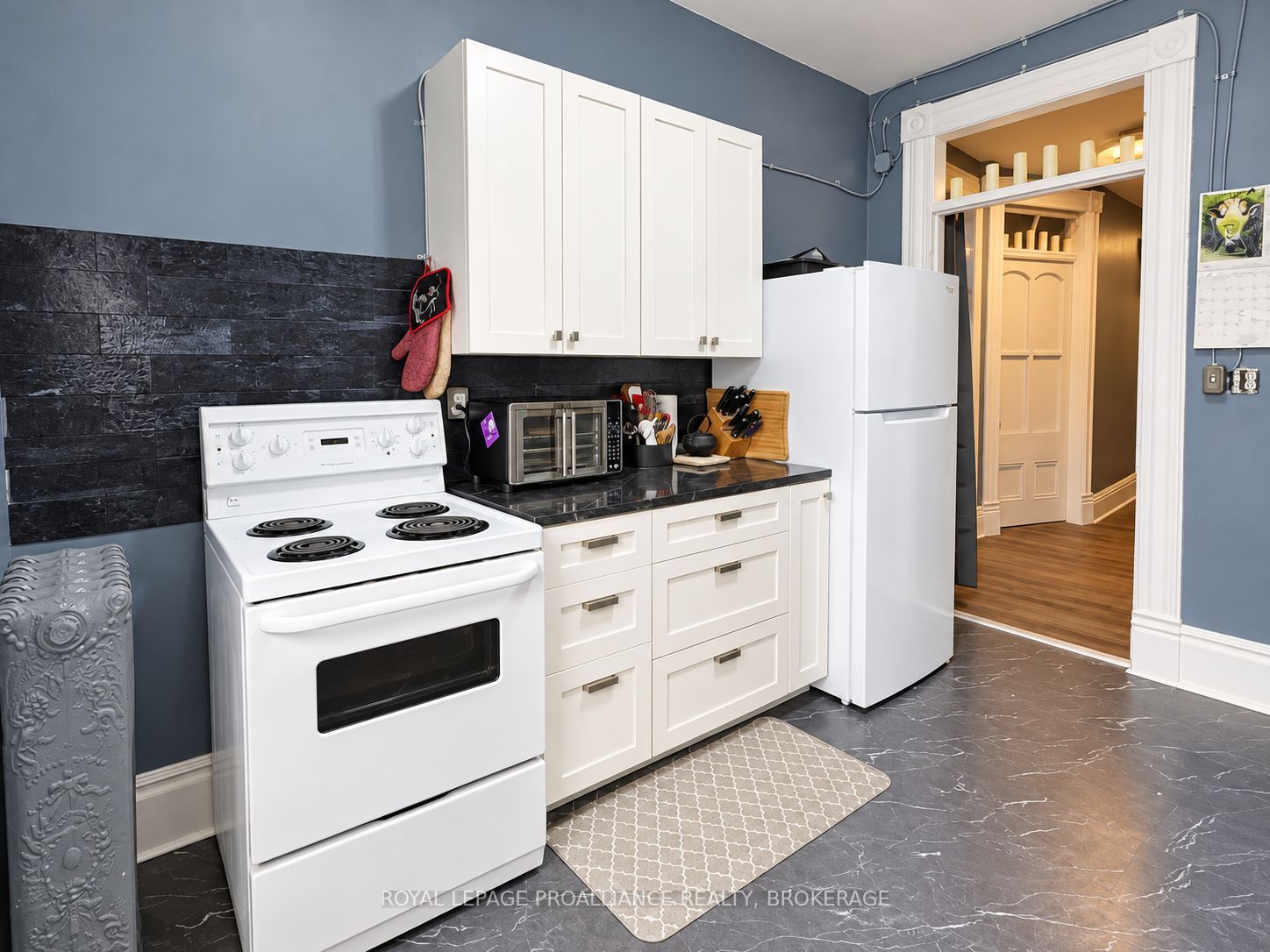 33 King Street W 3 Property Photo 2