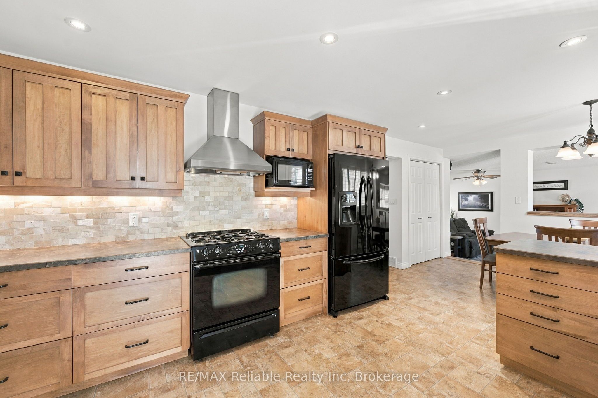 181 Maple Street Property Photo 10