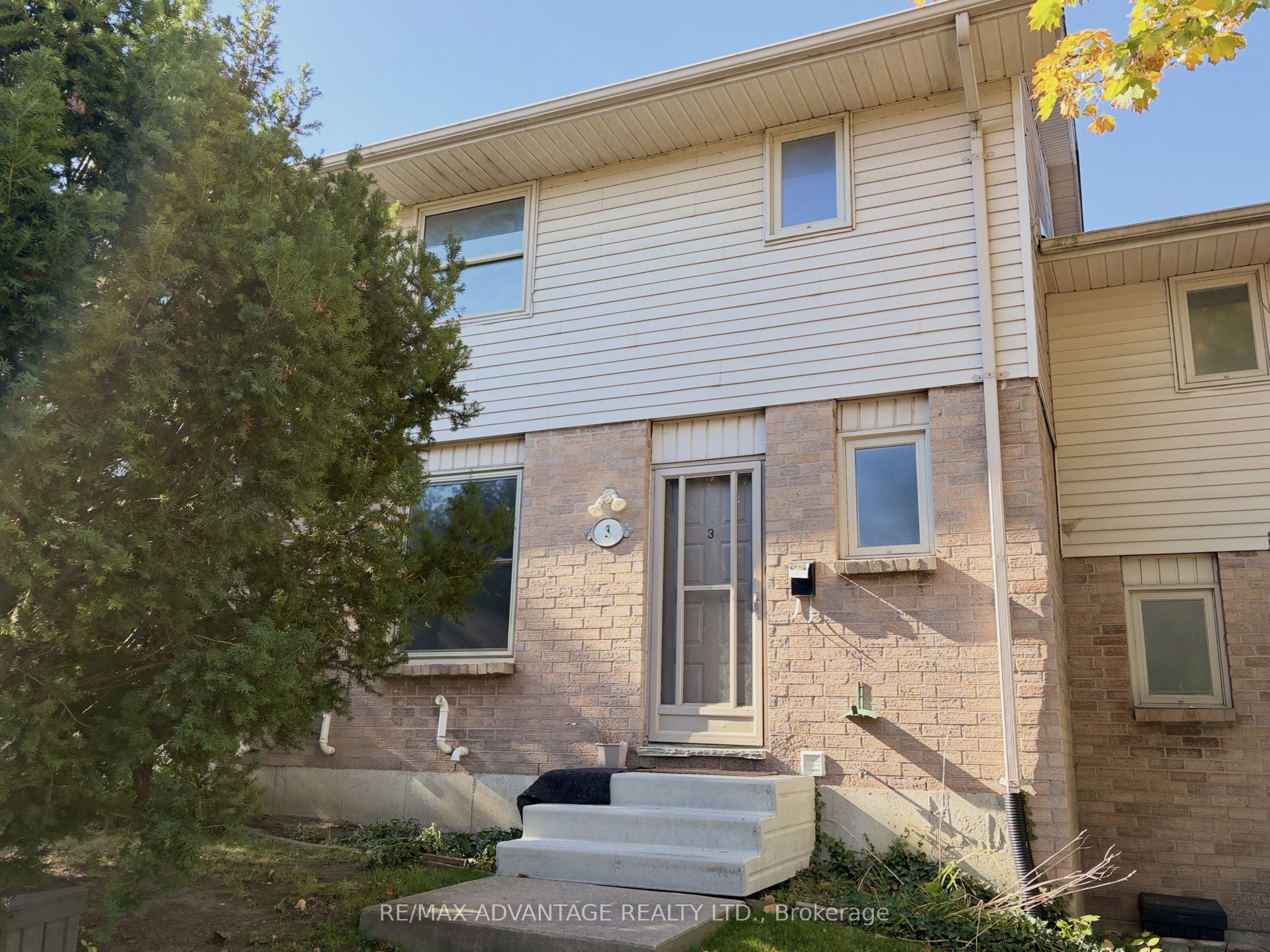 1855 Aldersbrook Road 3 Property Photo 1