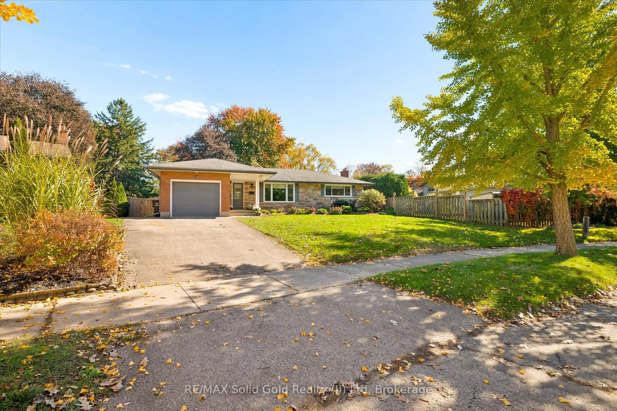 18 Evelyn Crescent Property Photo 3