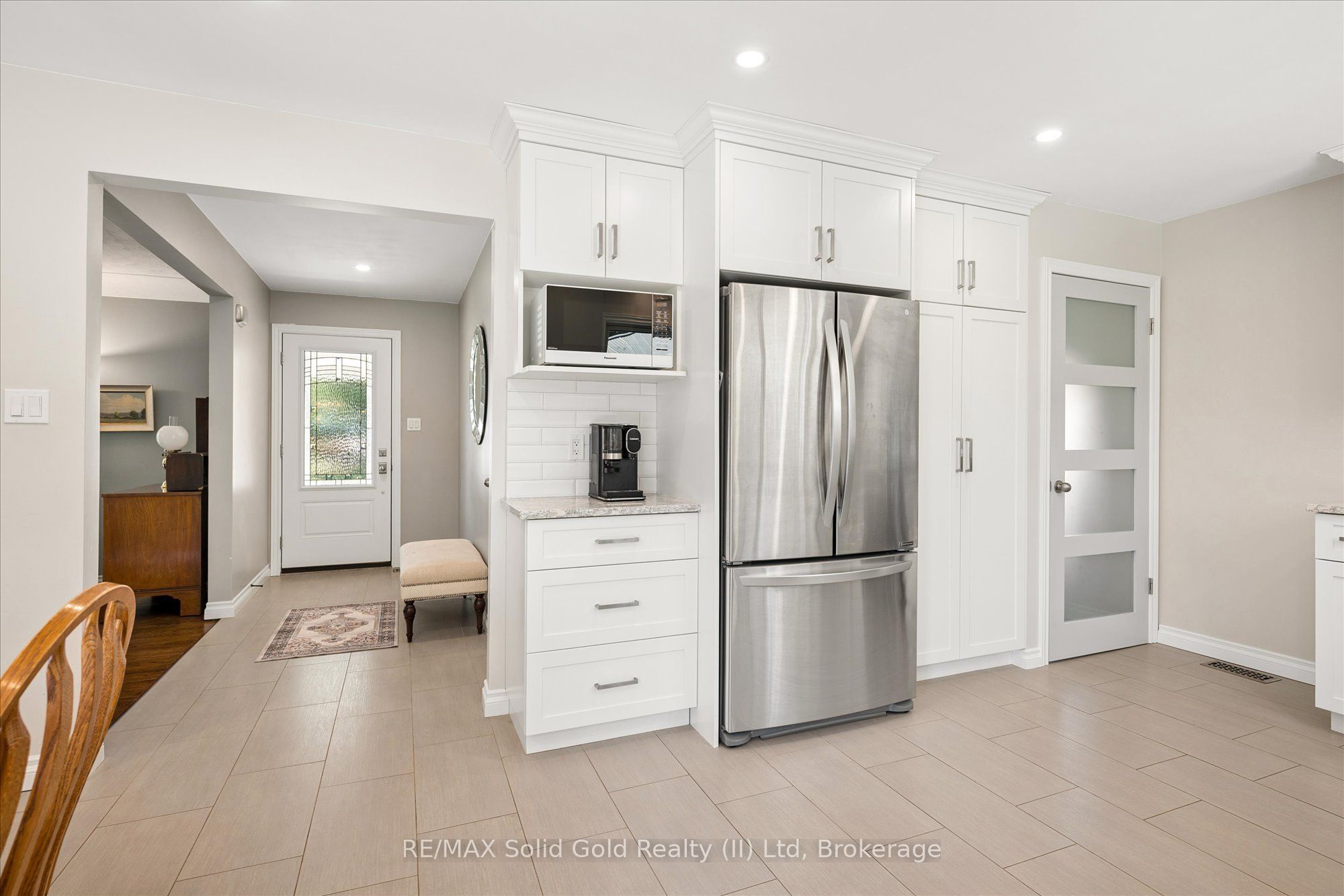 18 Evelyn Crescent Property Photo 7