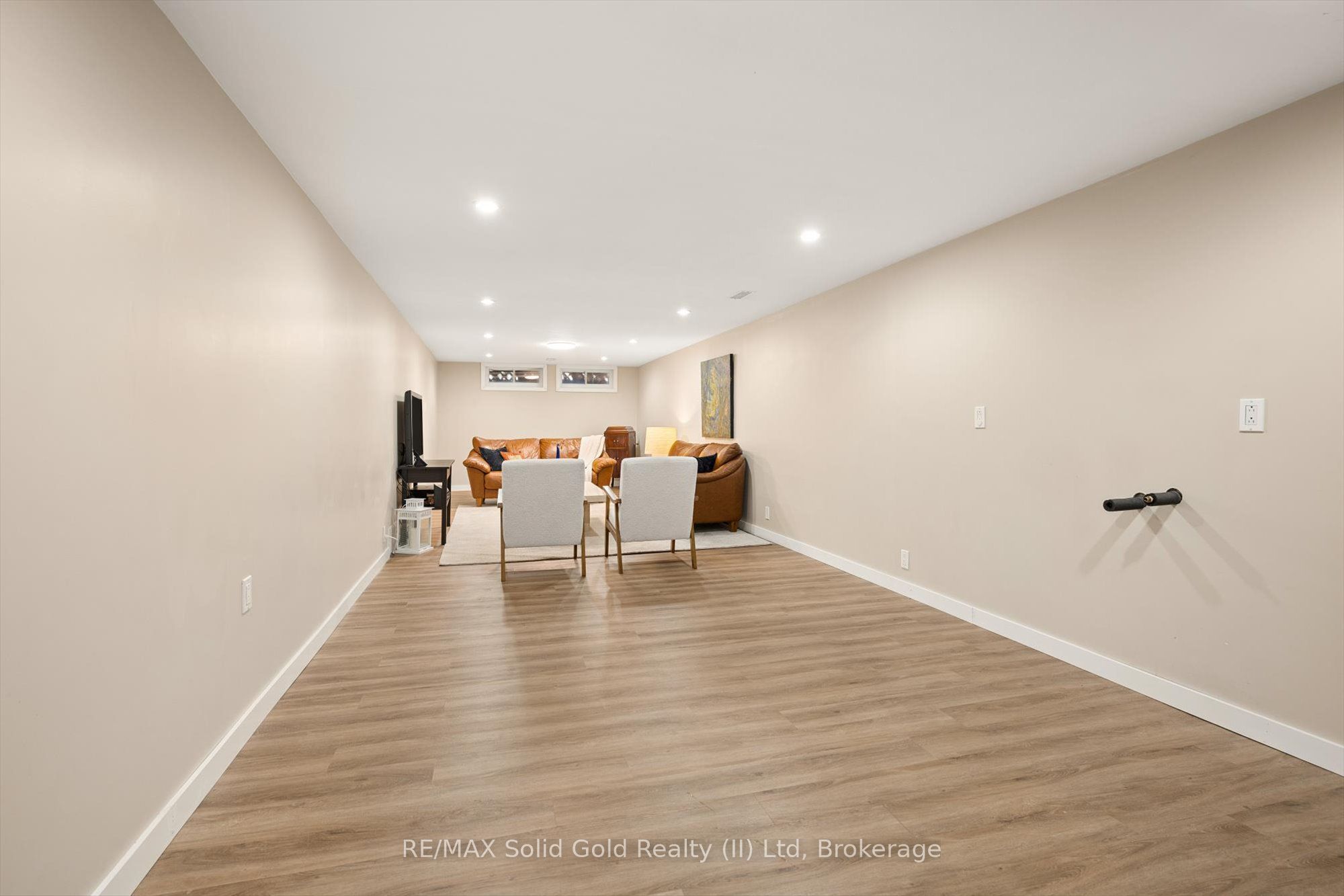 18 Evelyn Crescent Property Photo 17