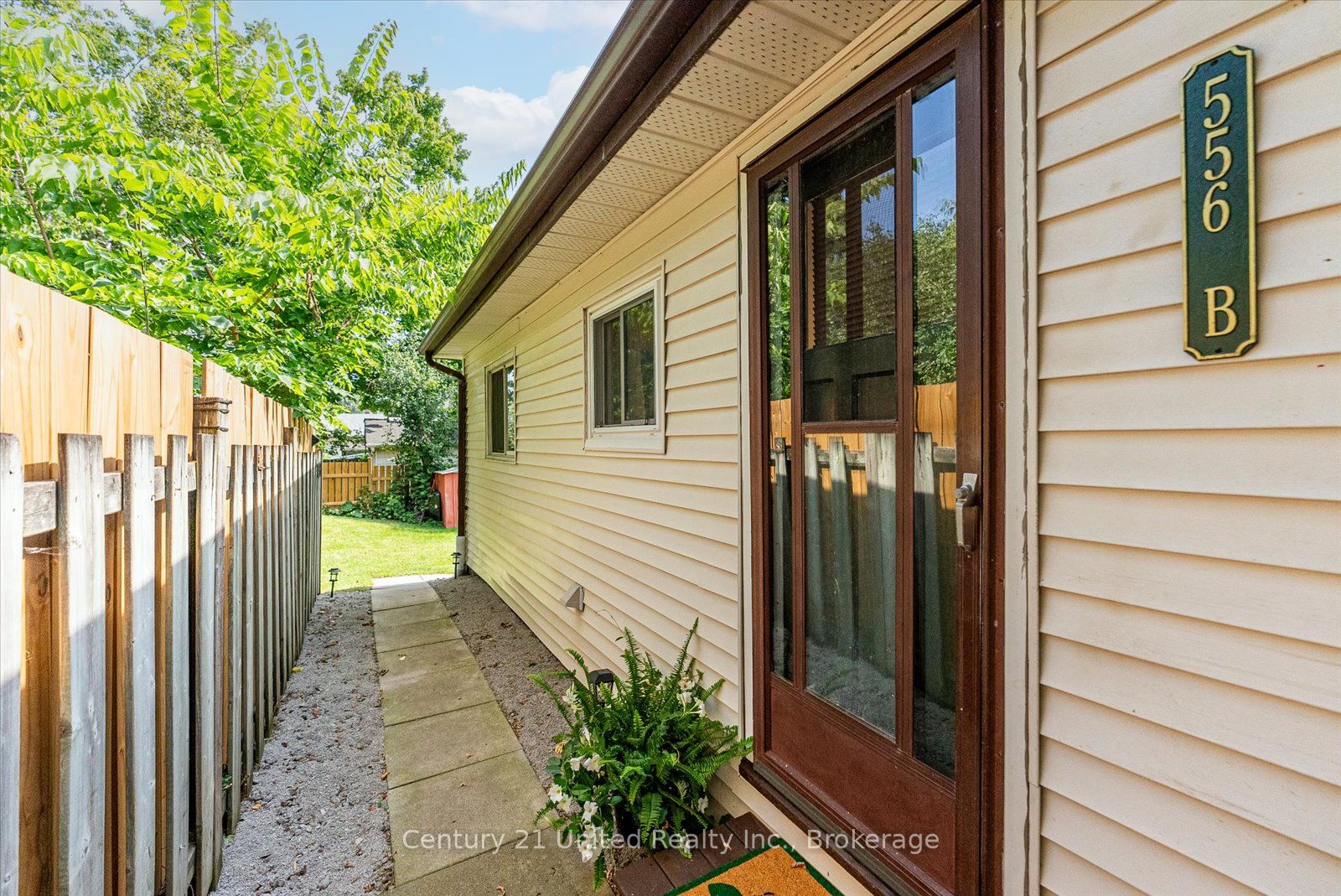 556 Edison Avenue B Property Photo 4