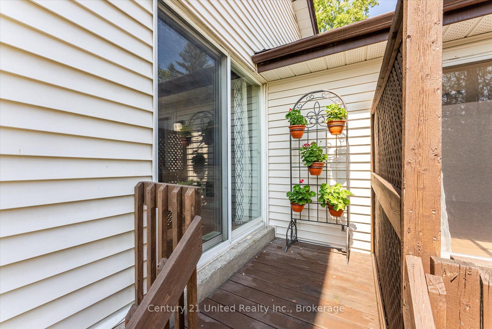 556 Edison Avenue B Property Photo 5