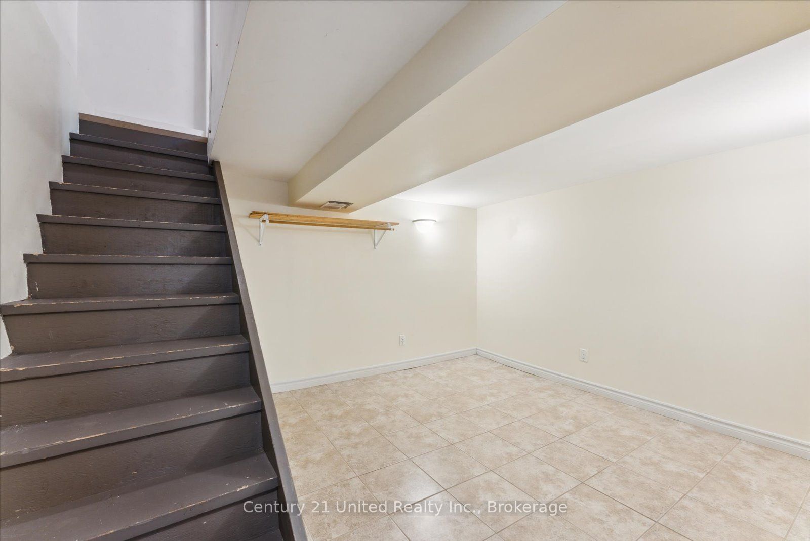 556 Edison Avenue B Property Photo 15