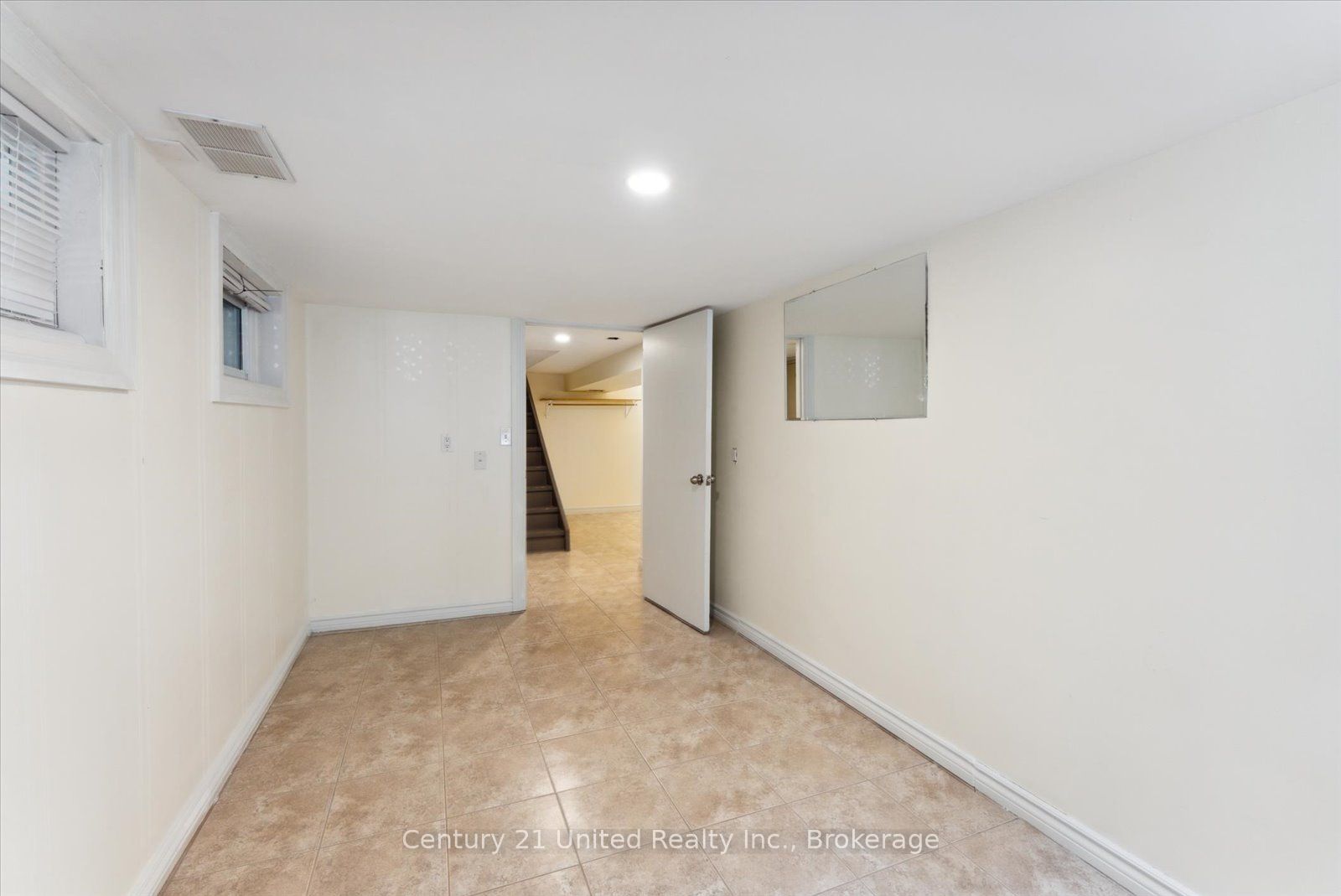 556 Edison Avenue B Property Photo 19