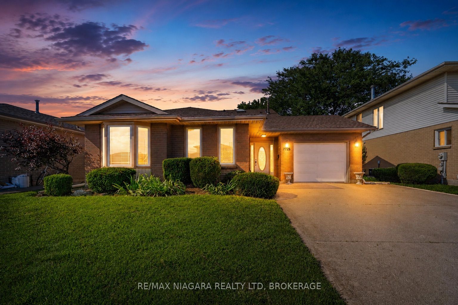 7725 SWAN Street Property Photo 1