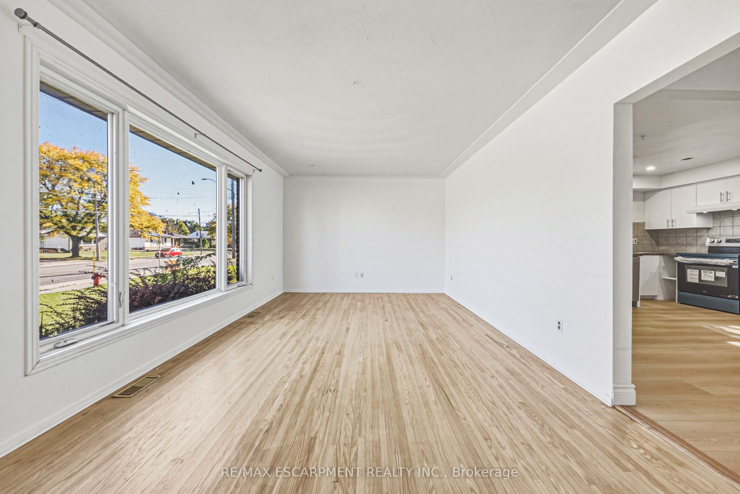 928 Upper Gage Avenue Property Photo 5