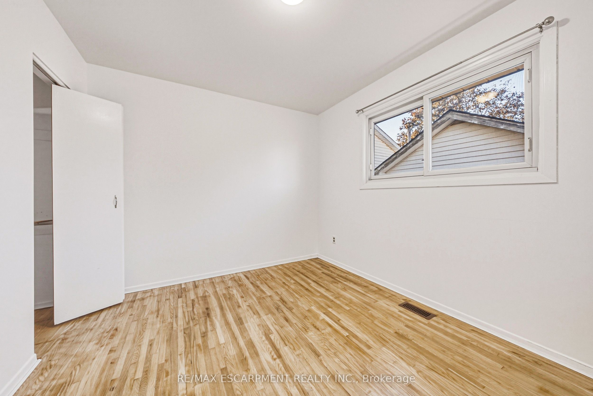 928 Upper Gage Avenue Property Photo 12