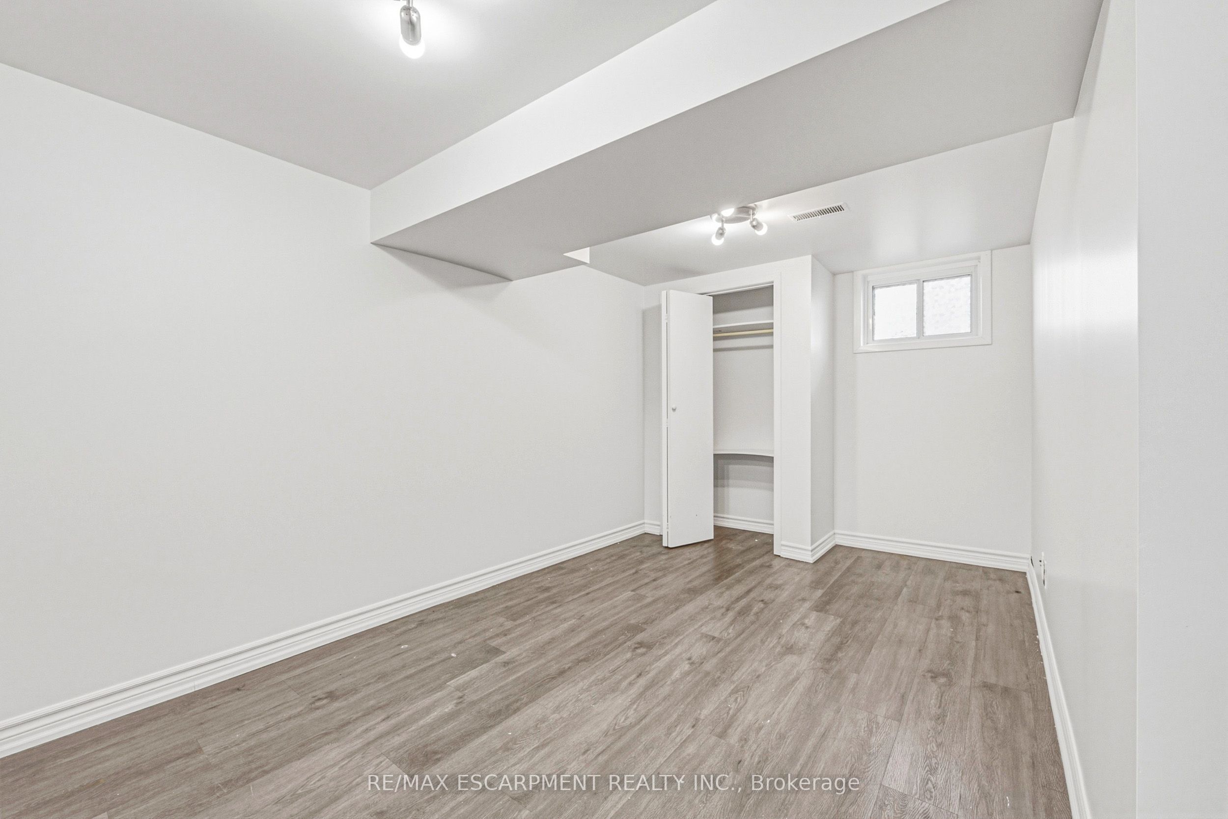 928 Upper Gage Avenue Property Photo 18