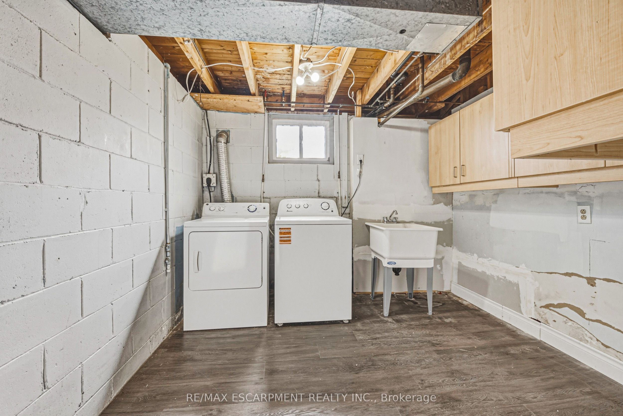 928 Upper Gage Avenue Property Photo 20
