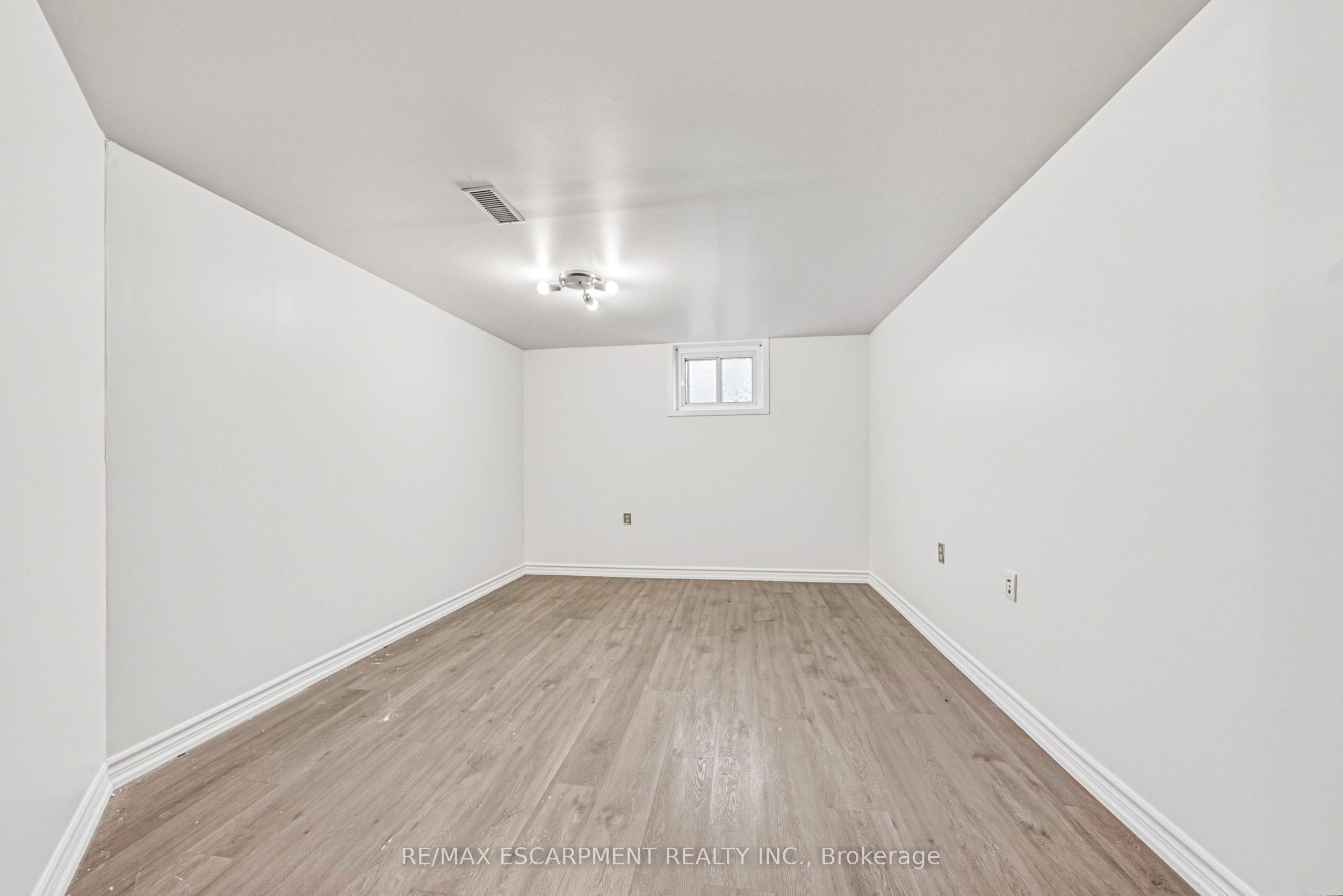 928 Upper Gage Avenue Property Photo 22
