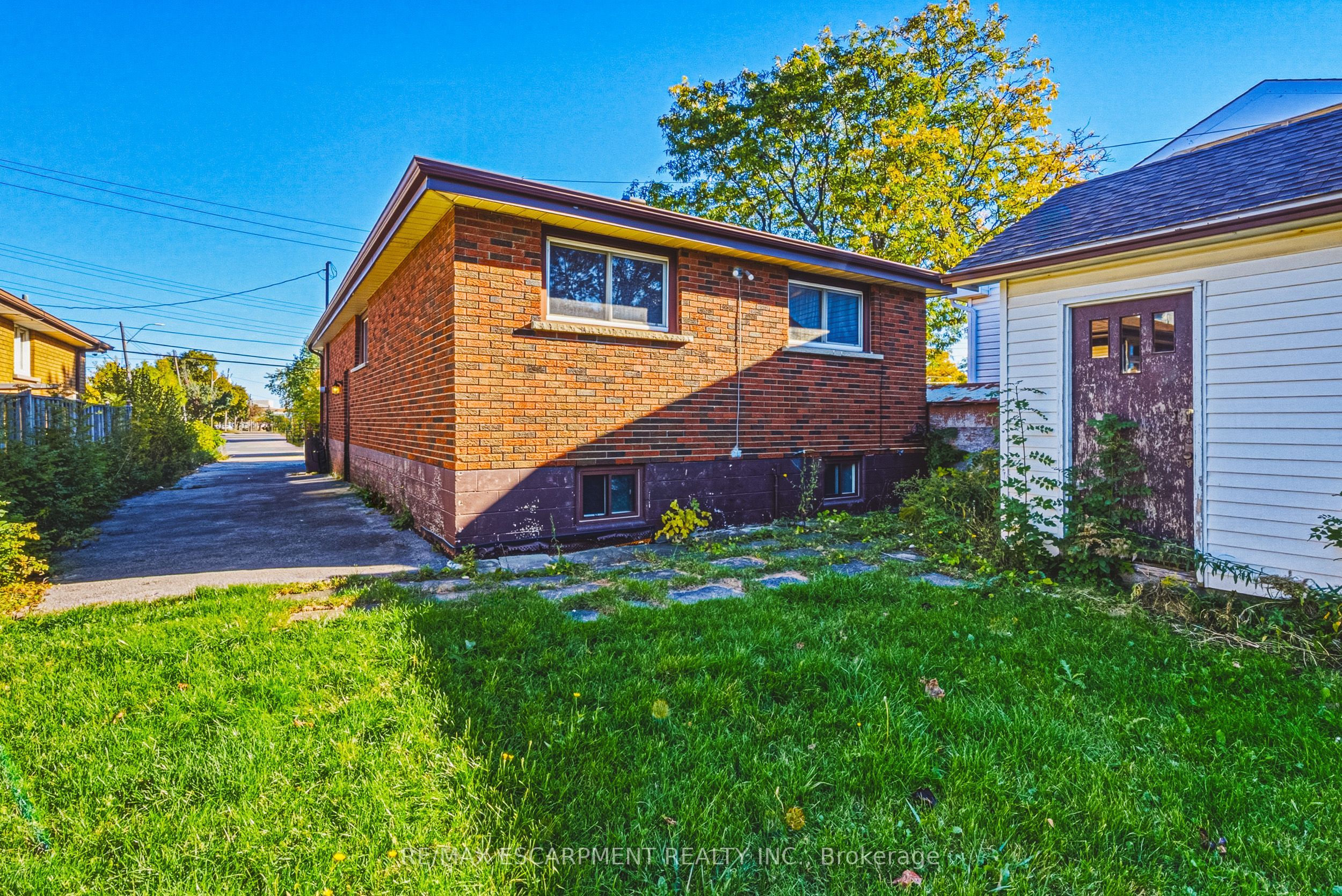 928 Upper Gage Avenue Property Photo 27