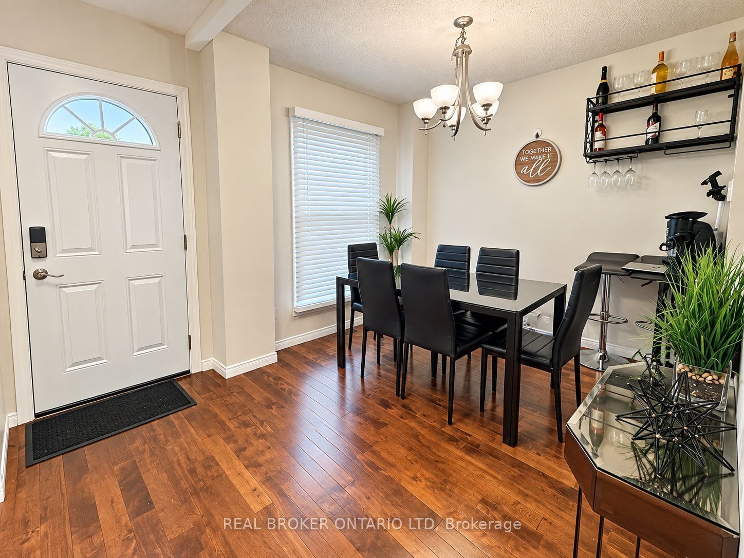 857 Southdale Road E Property Photo 2