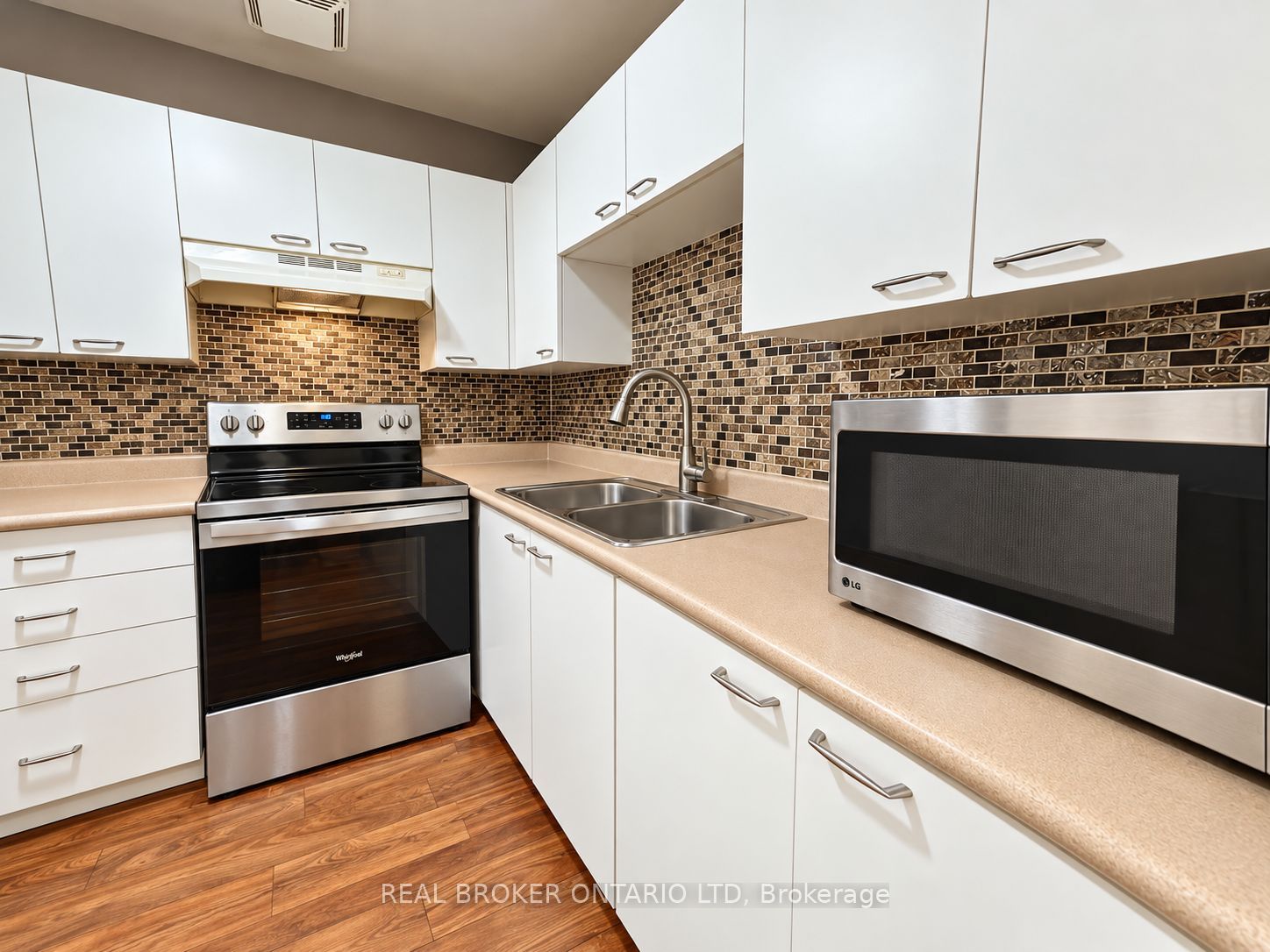 857 Southdale Road E Property Photo 6