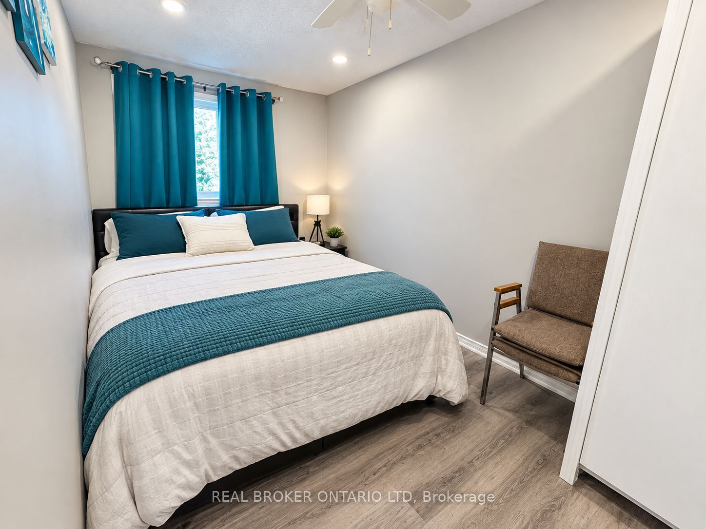 857 Southdale Road E Property Photo 8