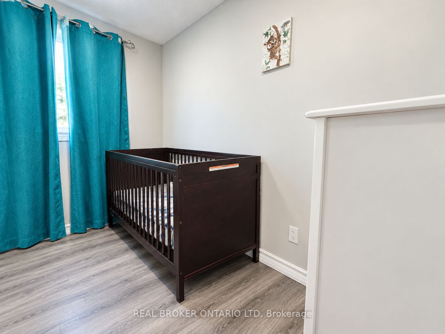 857 Southdale Road E Property Photo 9