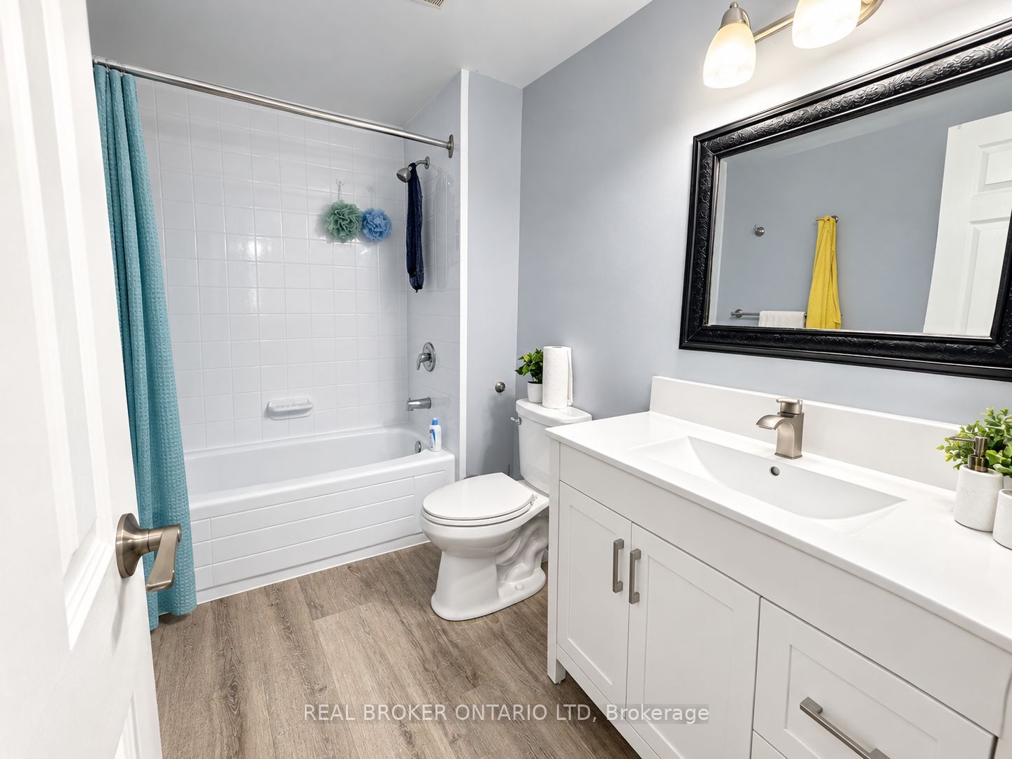 857 Southdale Road E Property Photo 11