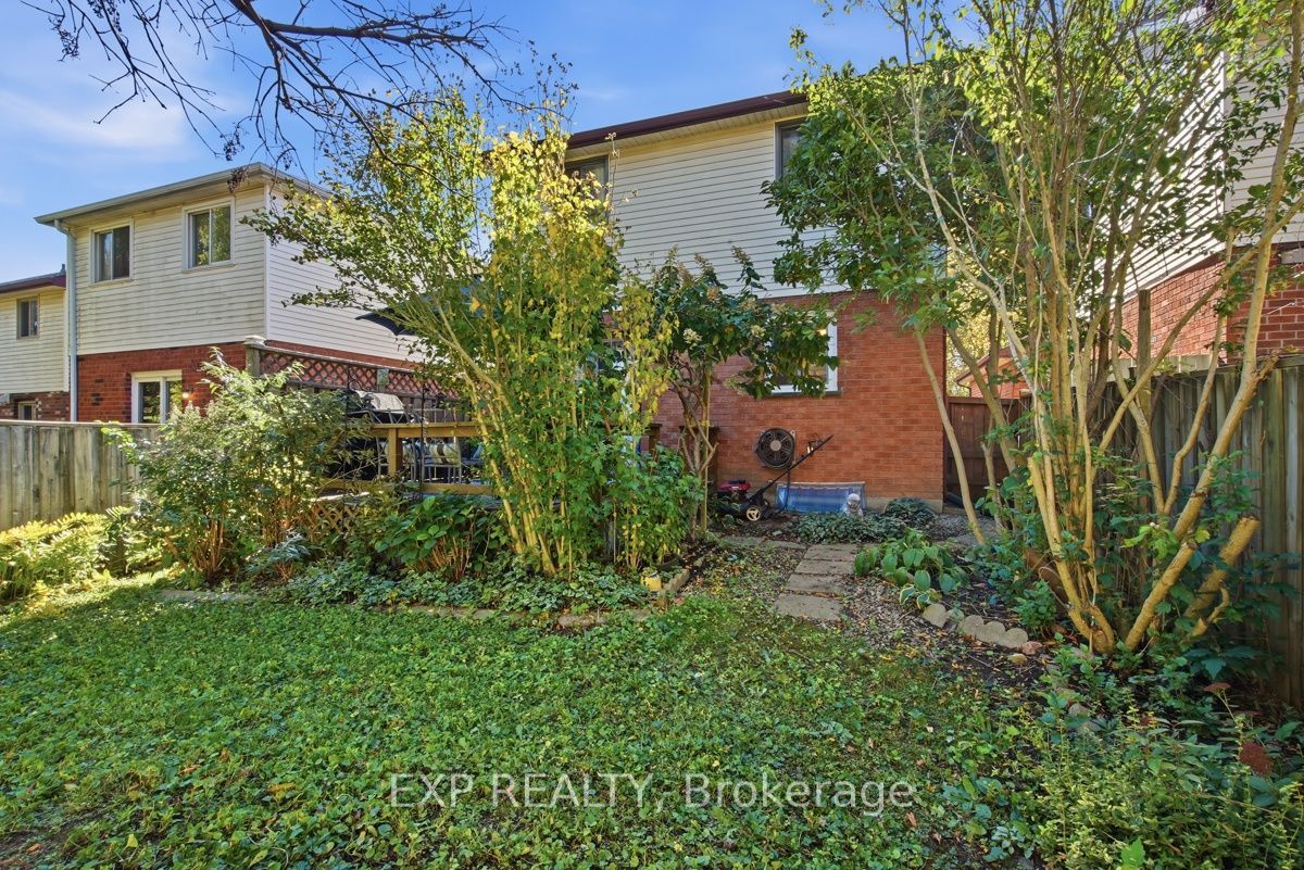 147 Walmer Gardens Property Photo 33