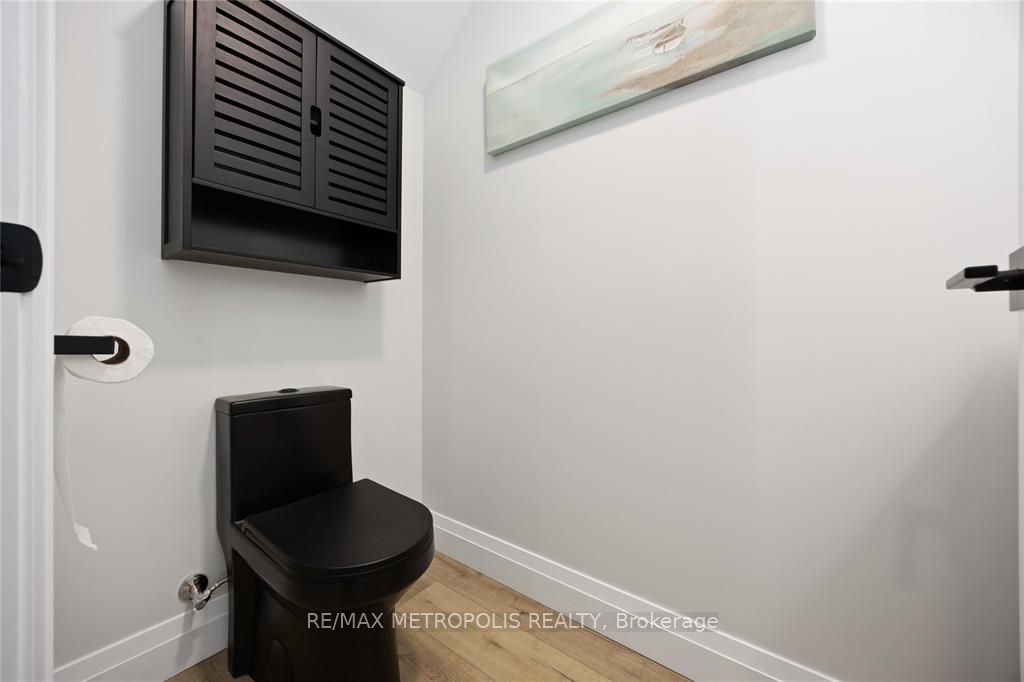 111 St Clair Street Property Photo 16