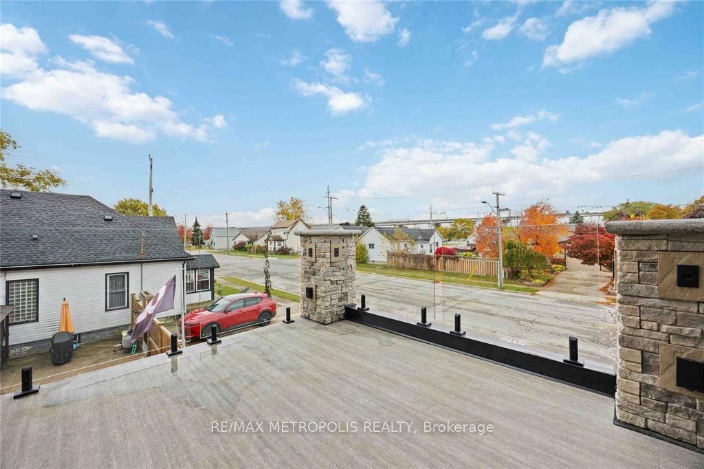 111 St Clair Street Property Photo 29