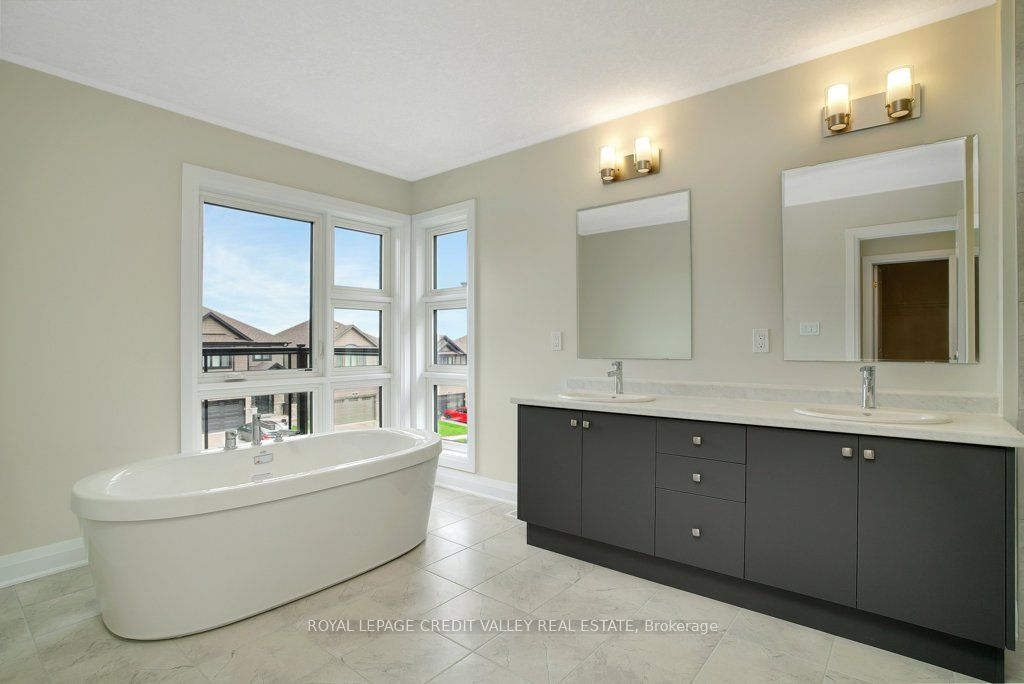 375 Chokecherry Crescent Property Photo 18