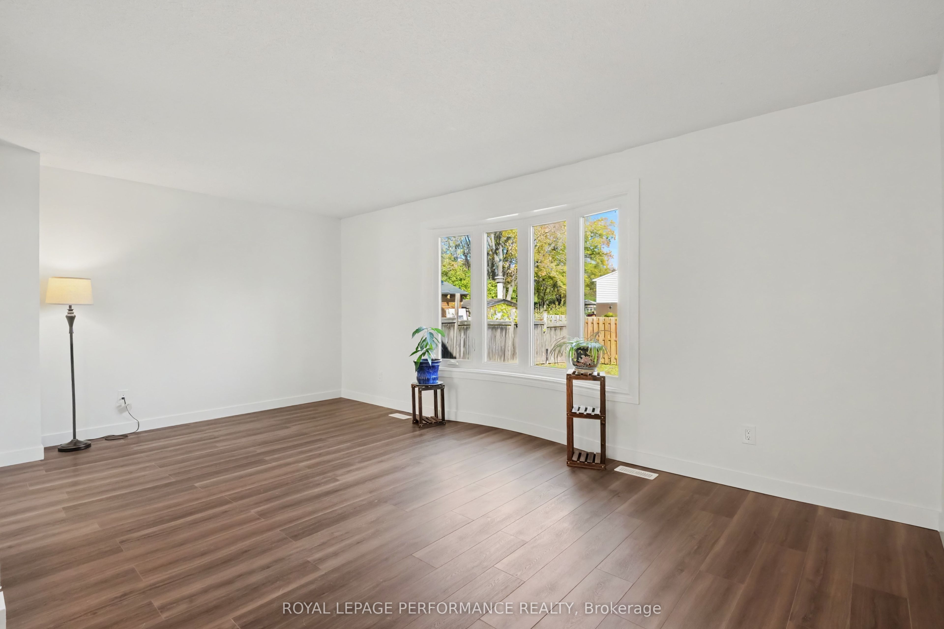 2376 Rondel Street S Property Photo 5