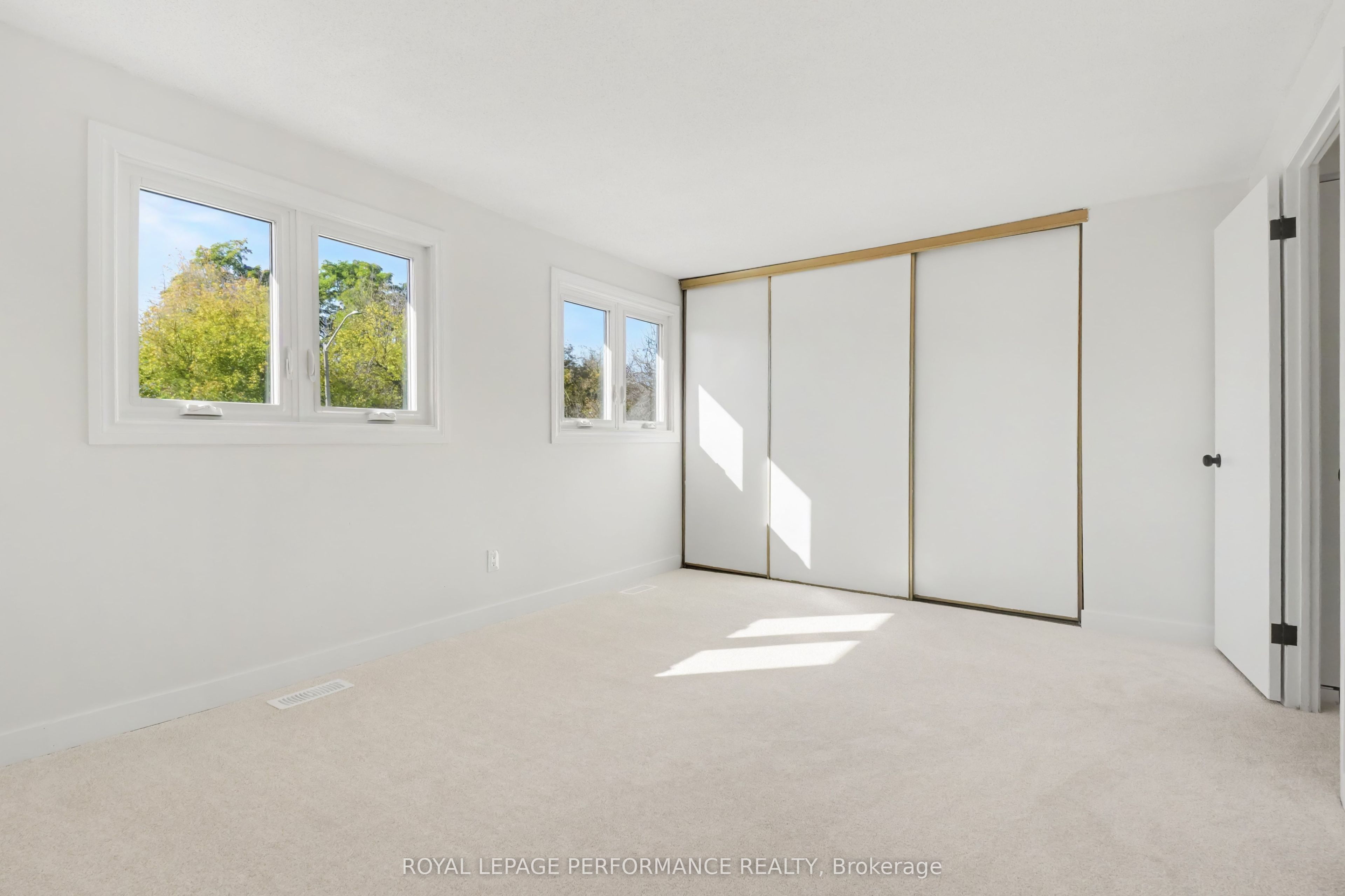 2376 Rondel Street S Property Photo 17