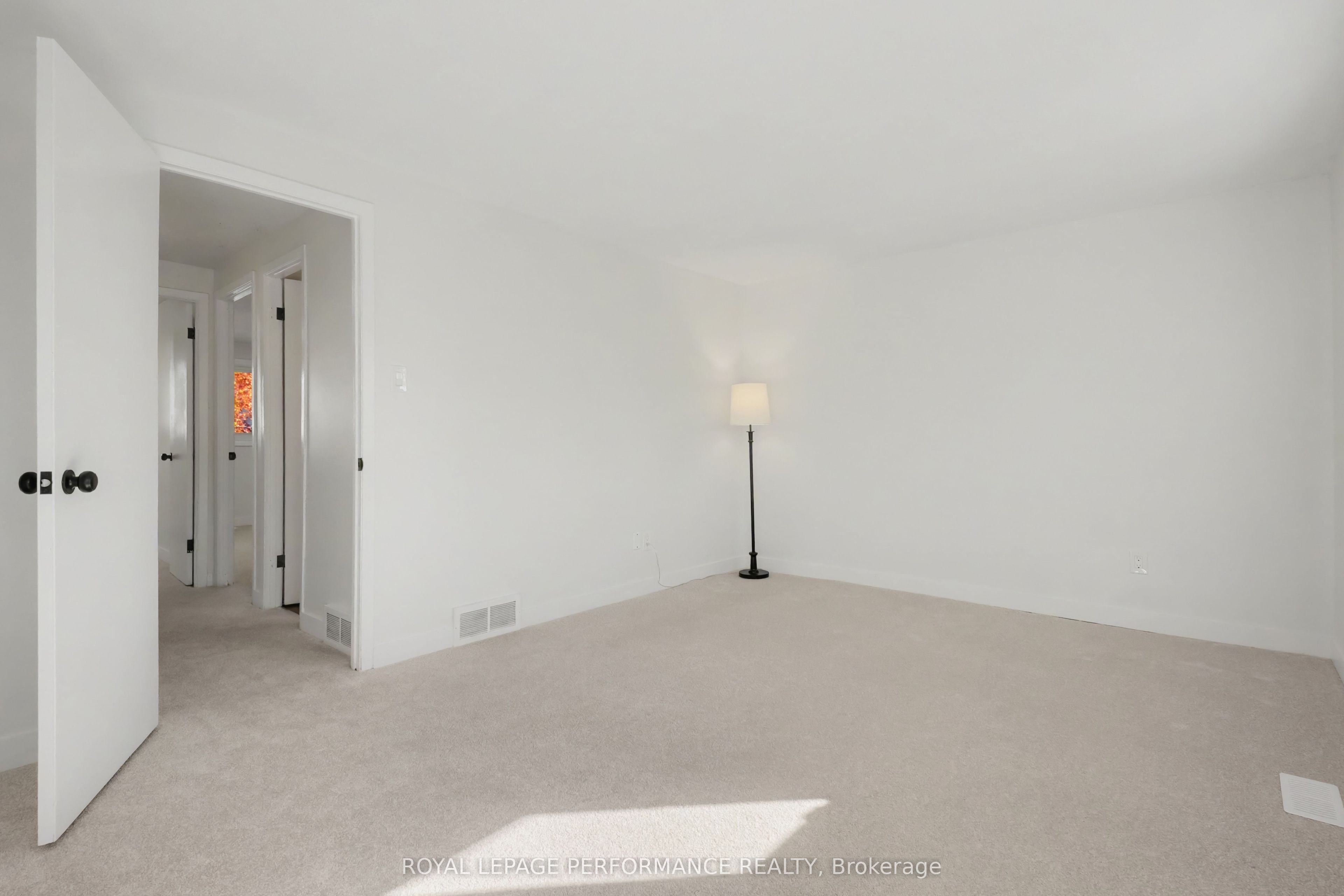 2376 Rondel Street S Property Photo 18