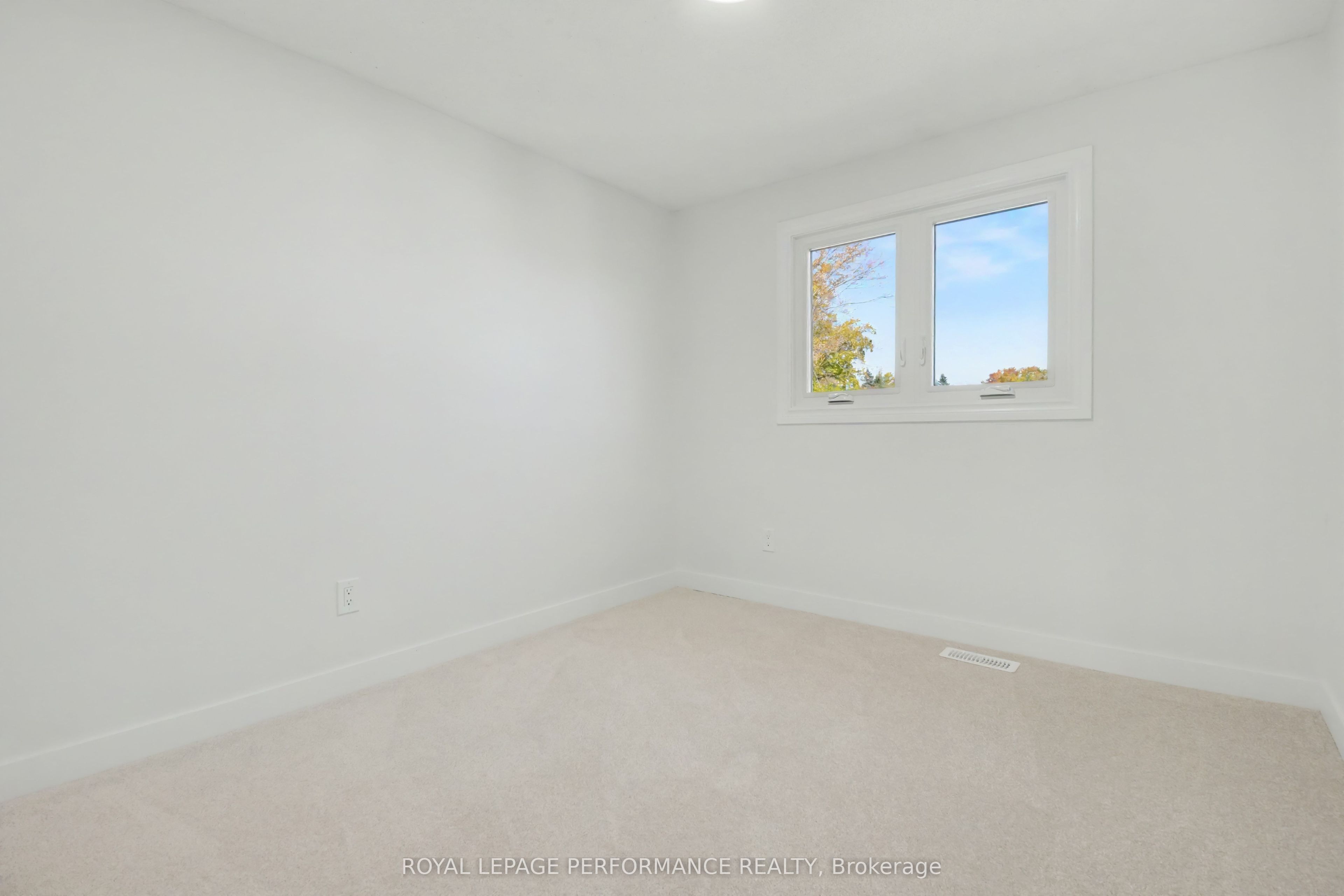 2376 Rondel Street S Property Photo 21