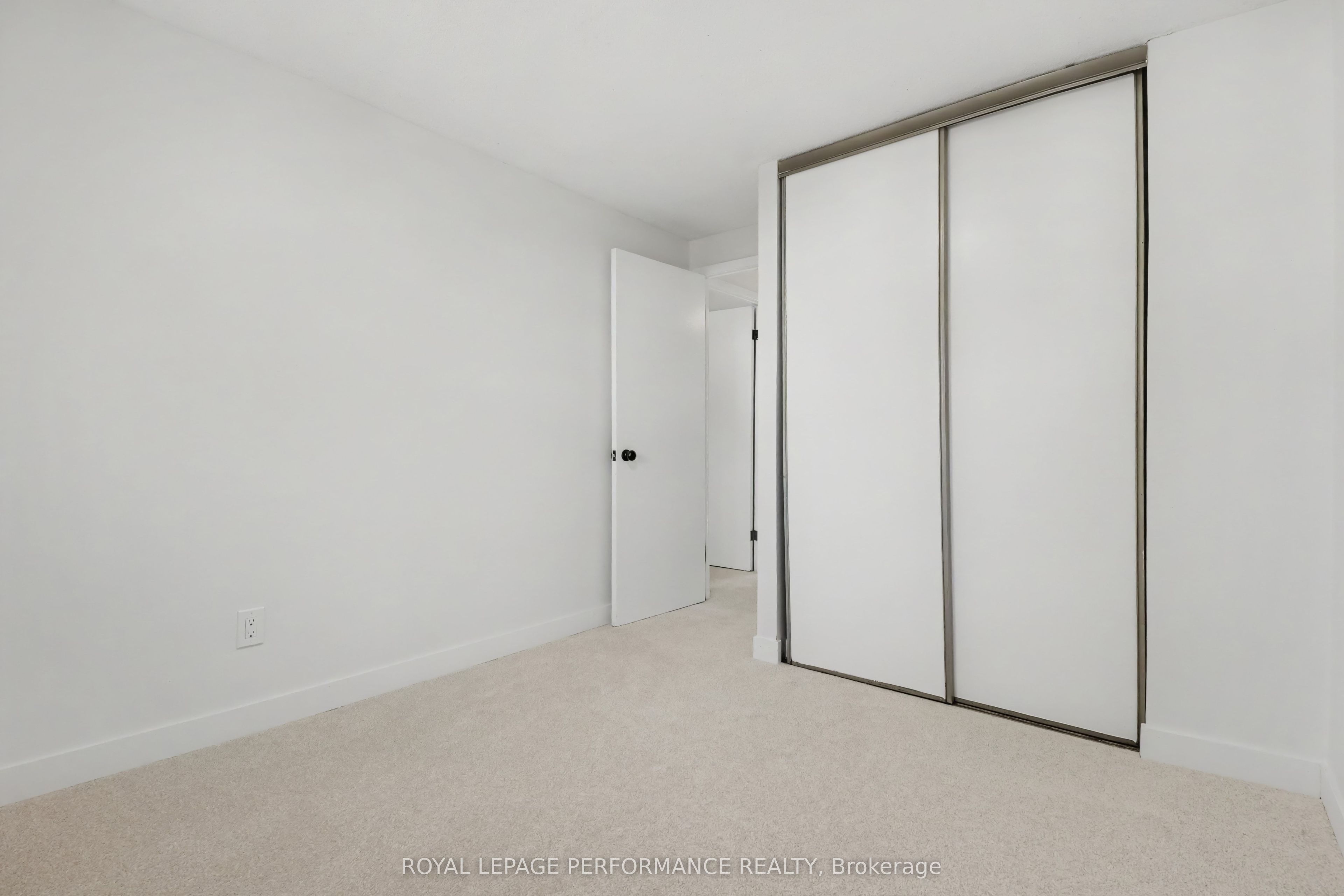 2376 Rondel Street S Property Photo 23