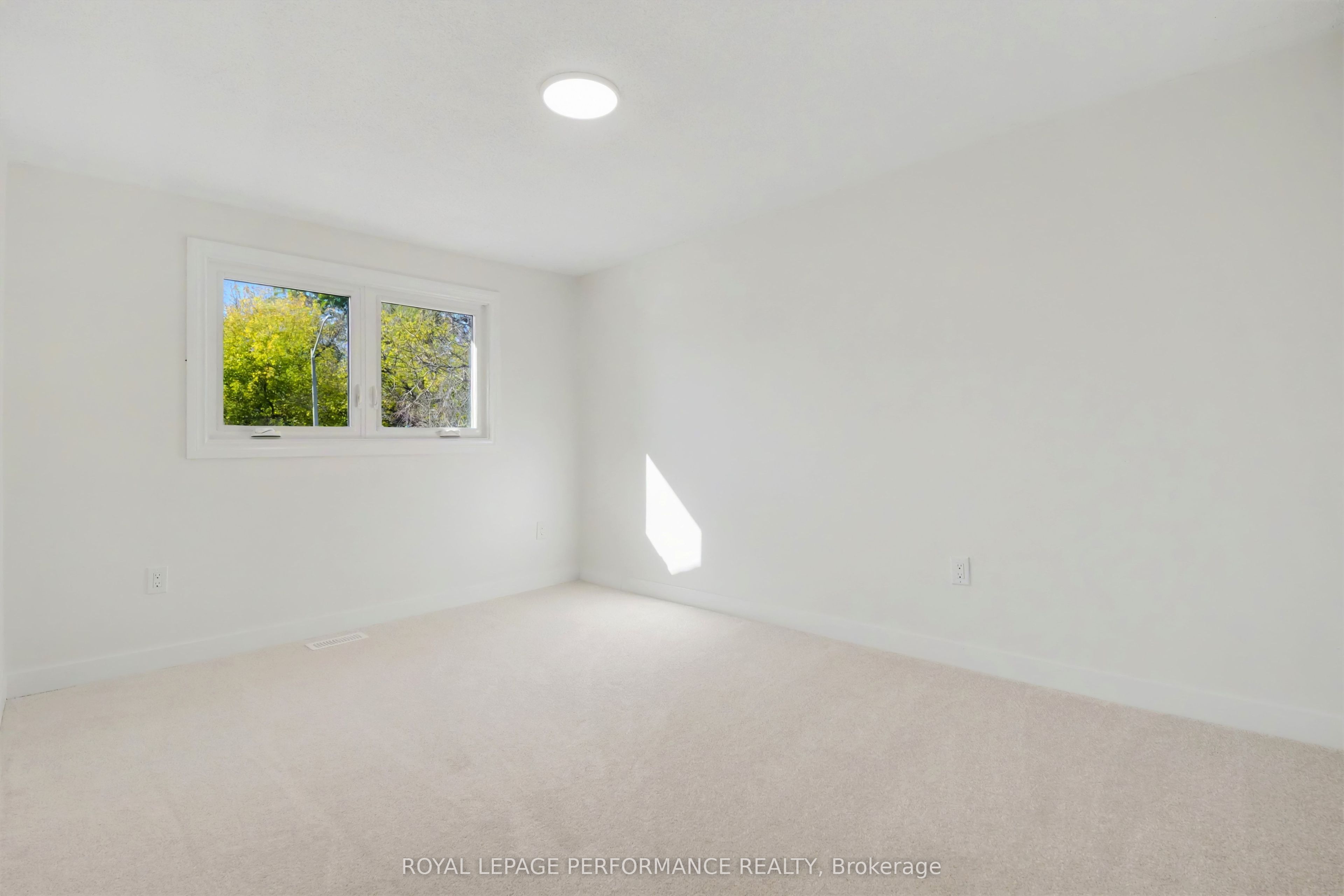 2376 Rondel Street S Property Photo 24