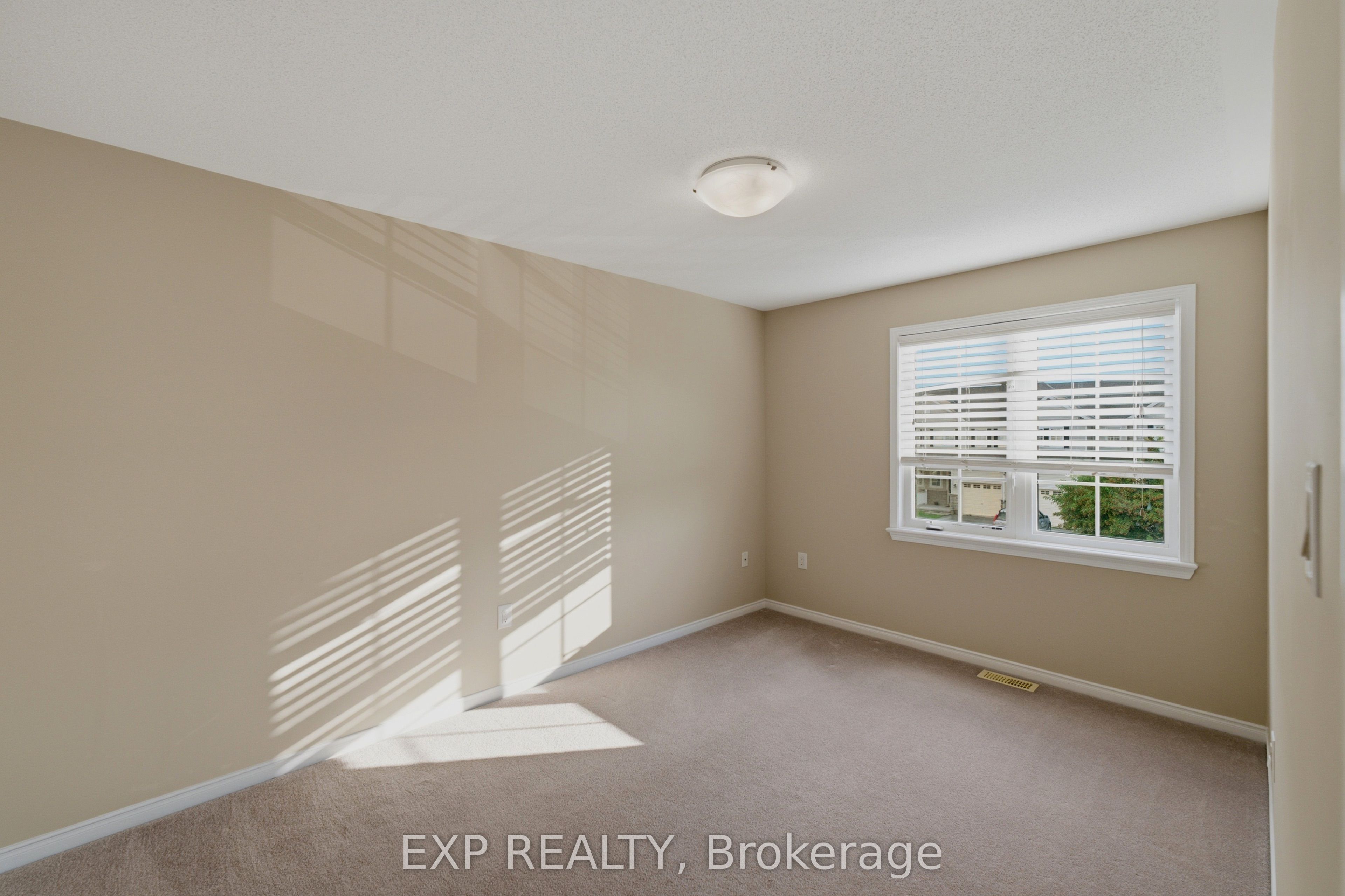 118 Laramie Crescent Property Photo 27