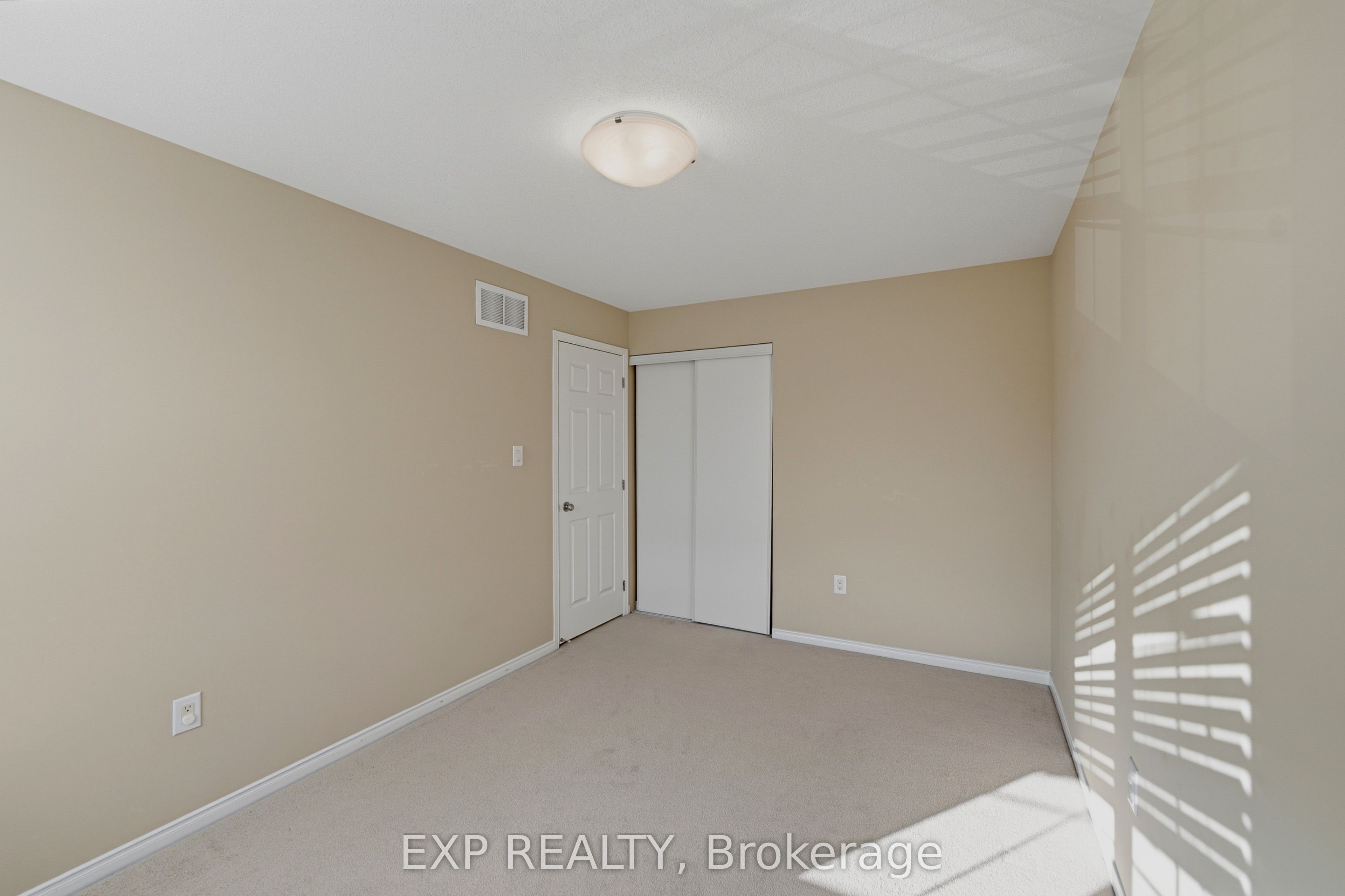 118 Laramie Crescent Property Photo 28