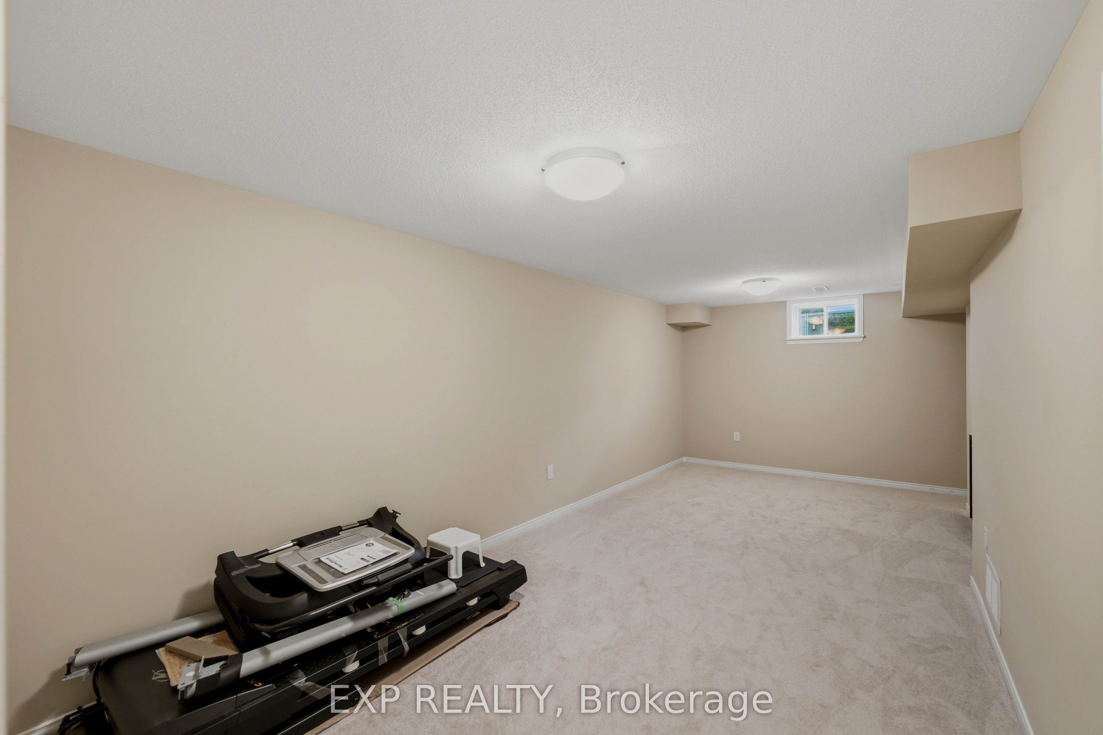 118 Laramie Crescent Property Photo 32