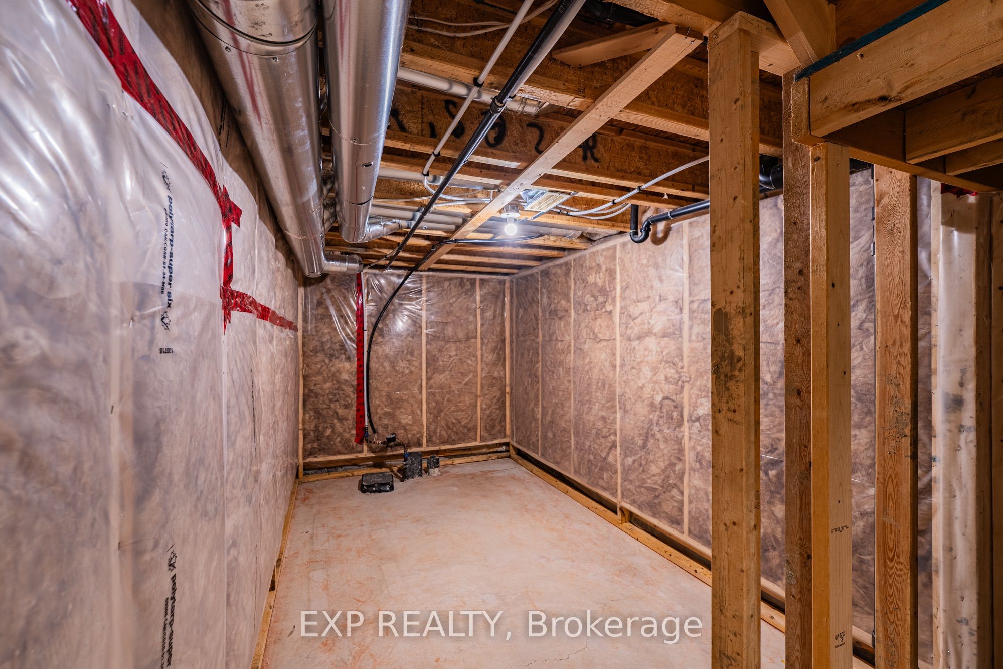 118 Laramie Crescent Property Photo 34