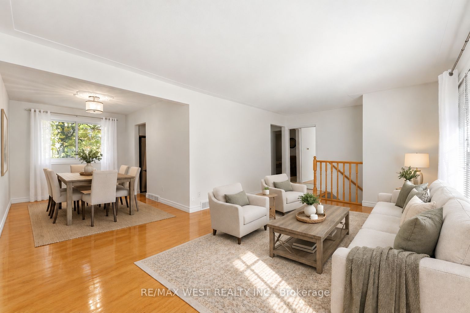 1380 Queen's Boulevard Property Photo 3