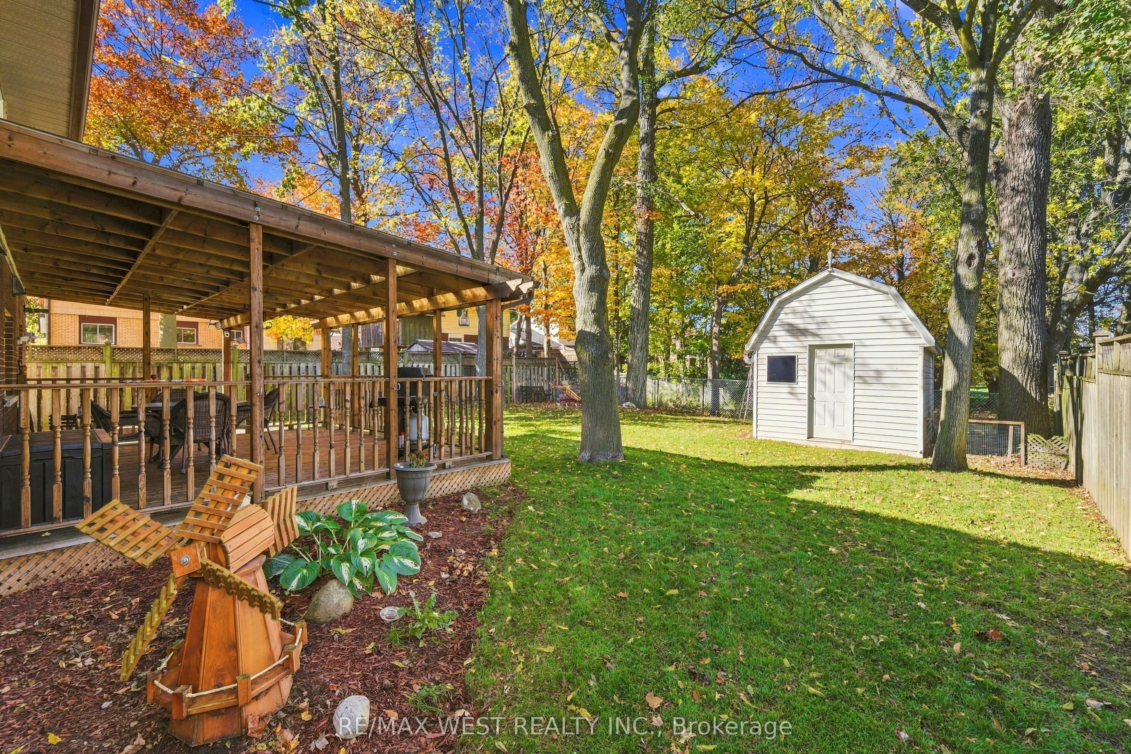 1380 Queen's Boulevard Property Photo 15