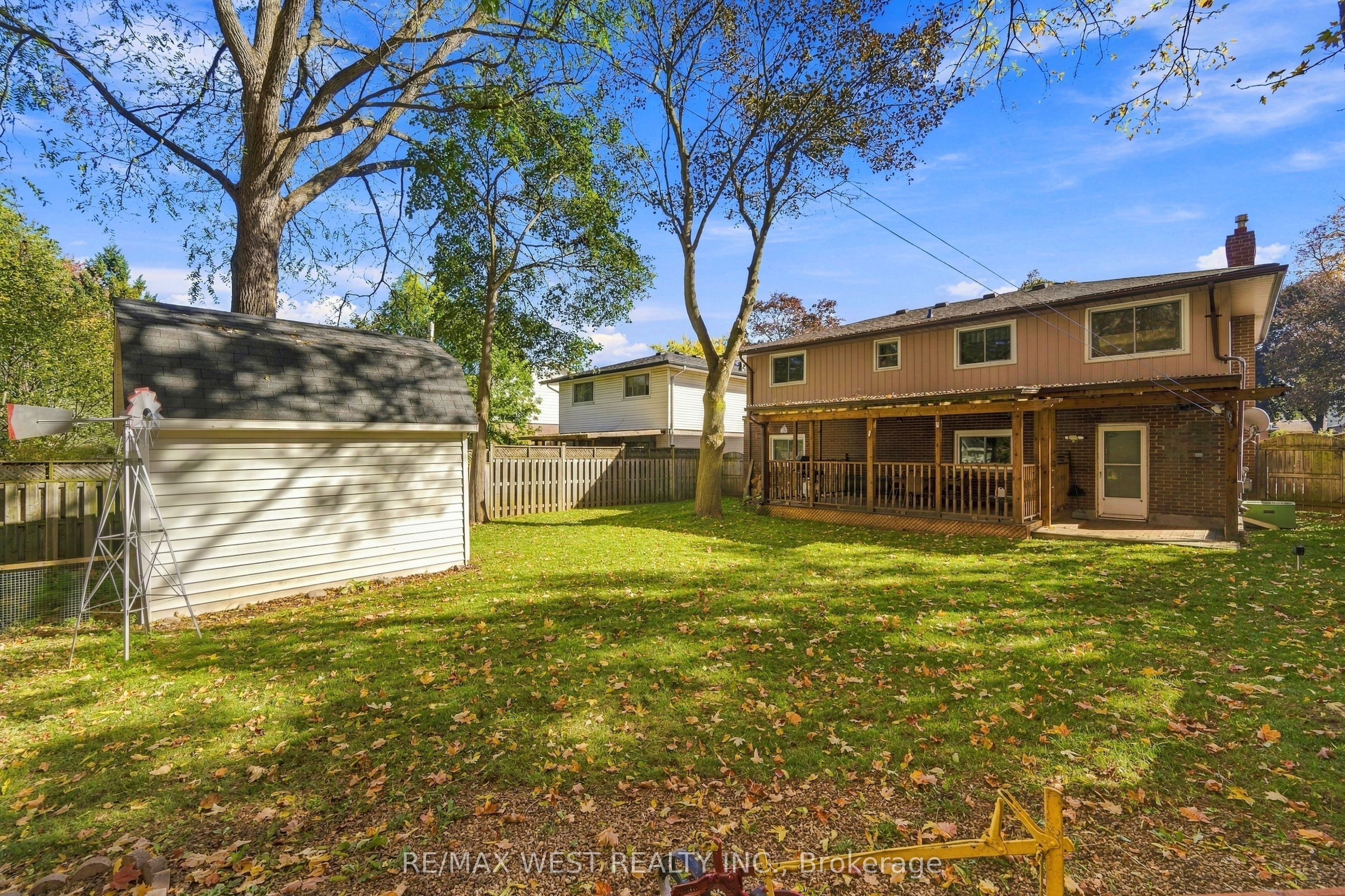 1380 Queen's Boulevard Property Photo 16