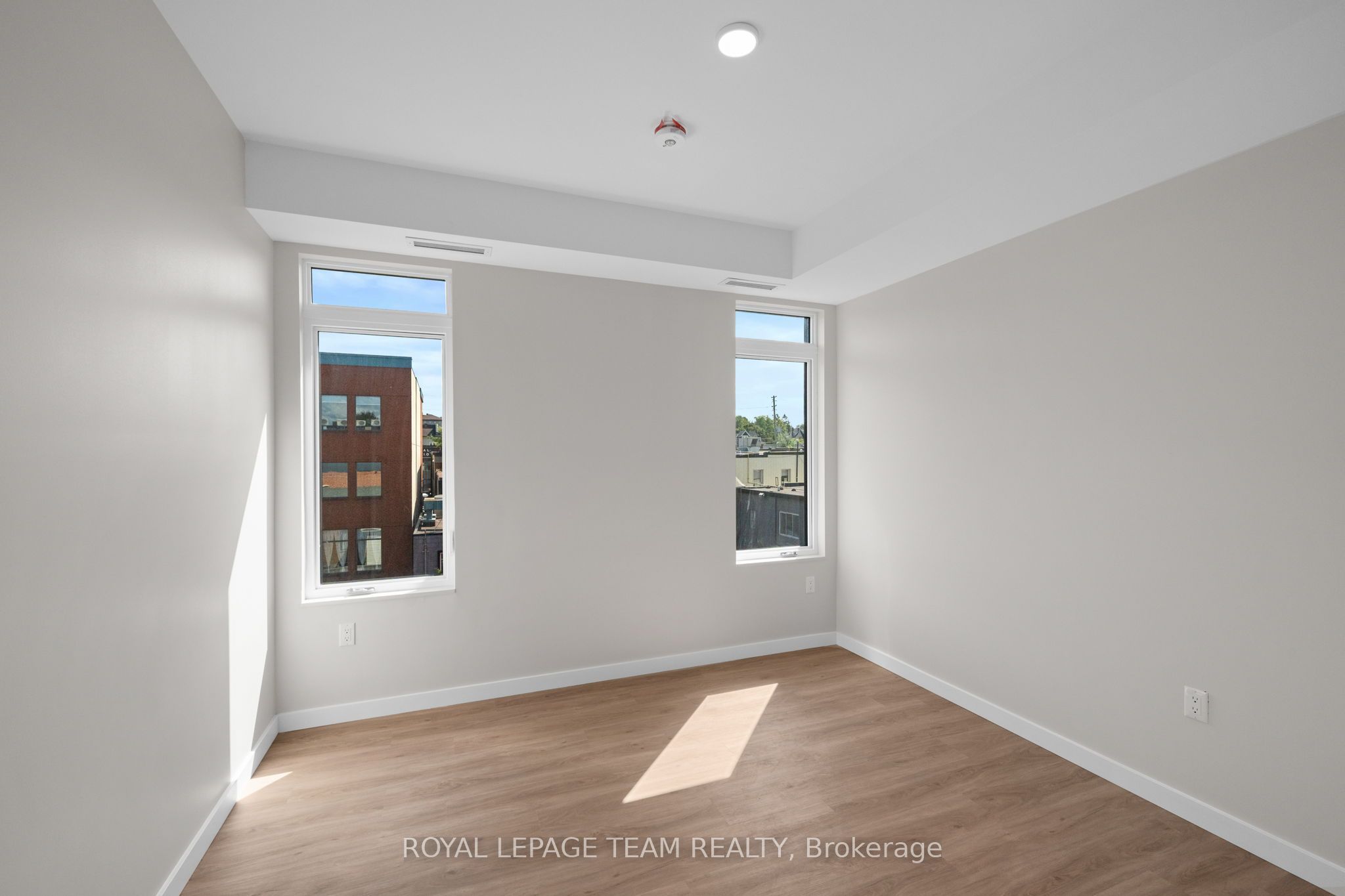 370 Athlone Avenue 202 Property Photo 4