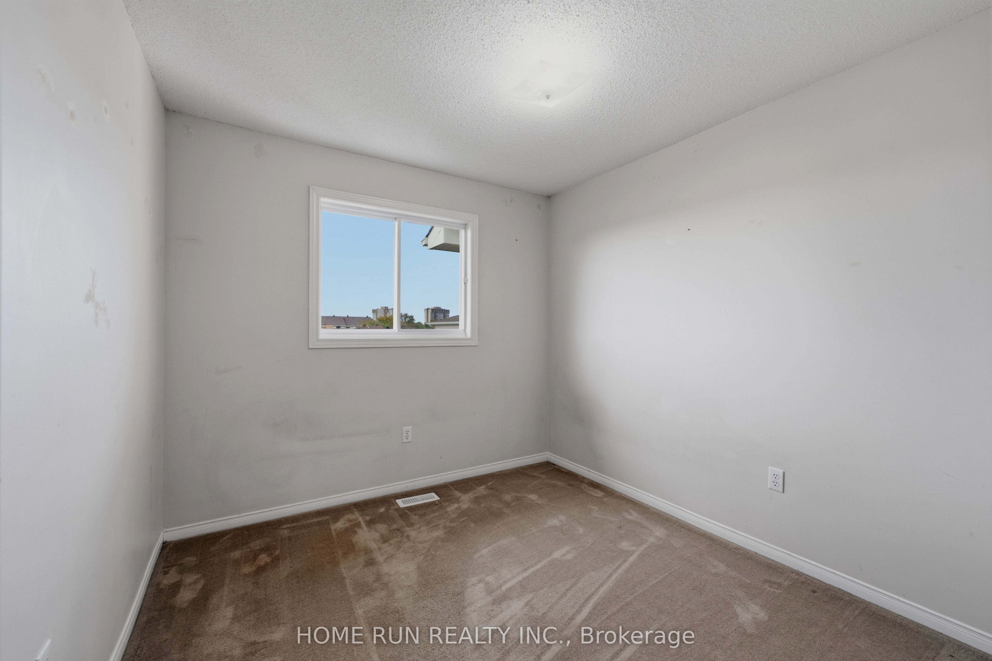 2632 Palings Private Property Photo 32
