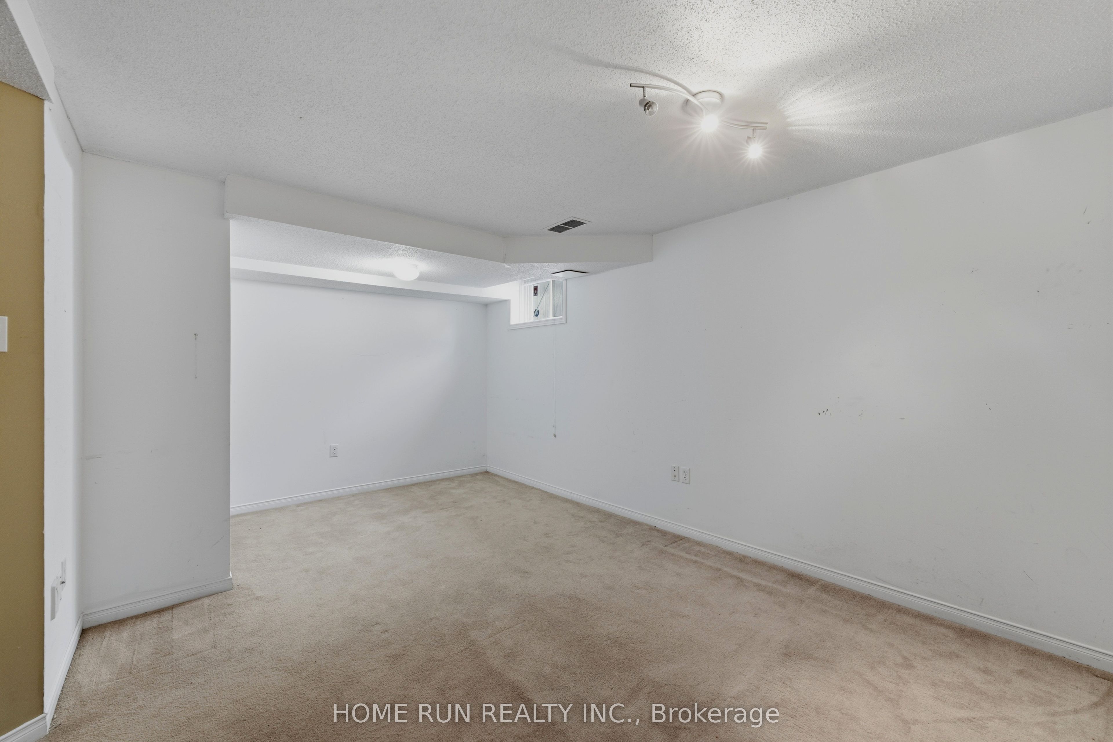 2632 Palings Private Property Photo 43