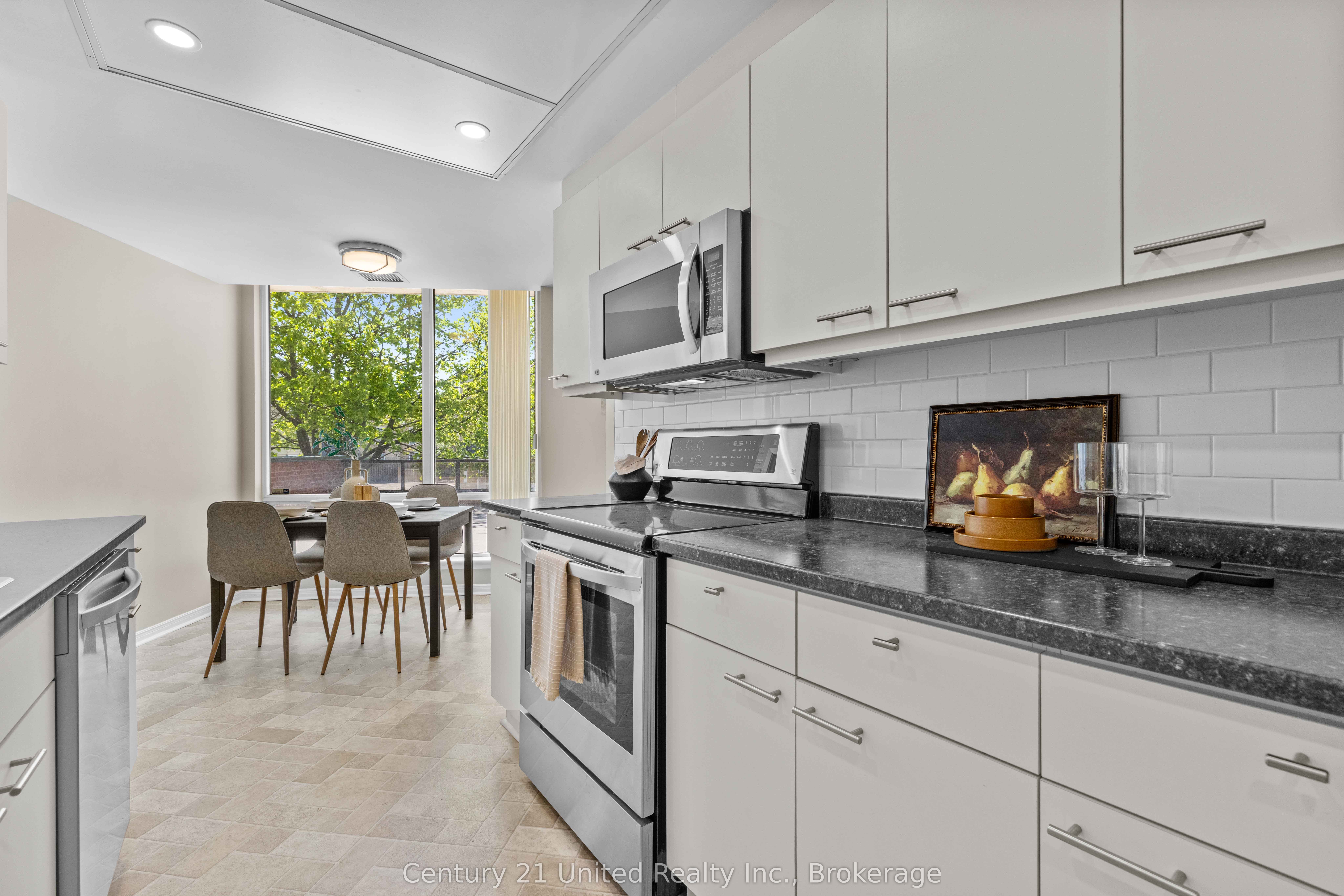 2 George Street N 104 Property Photo 15