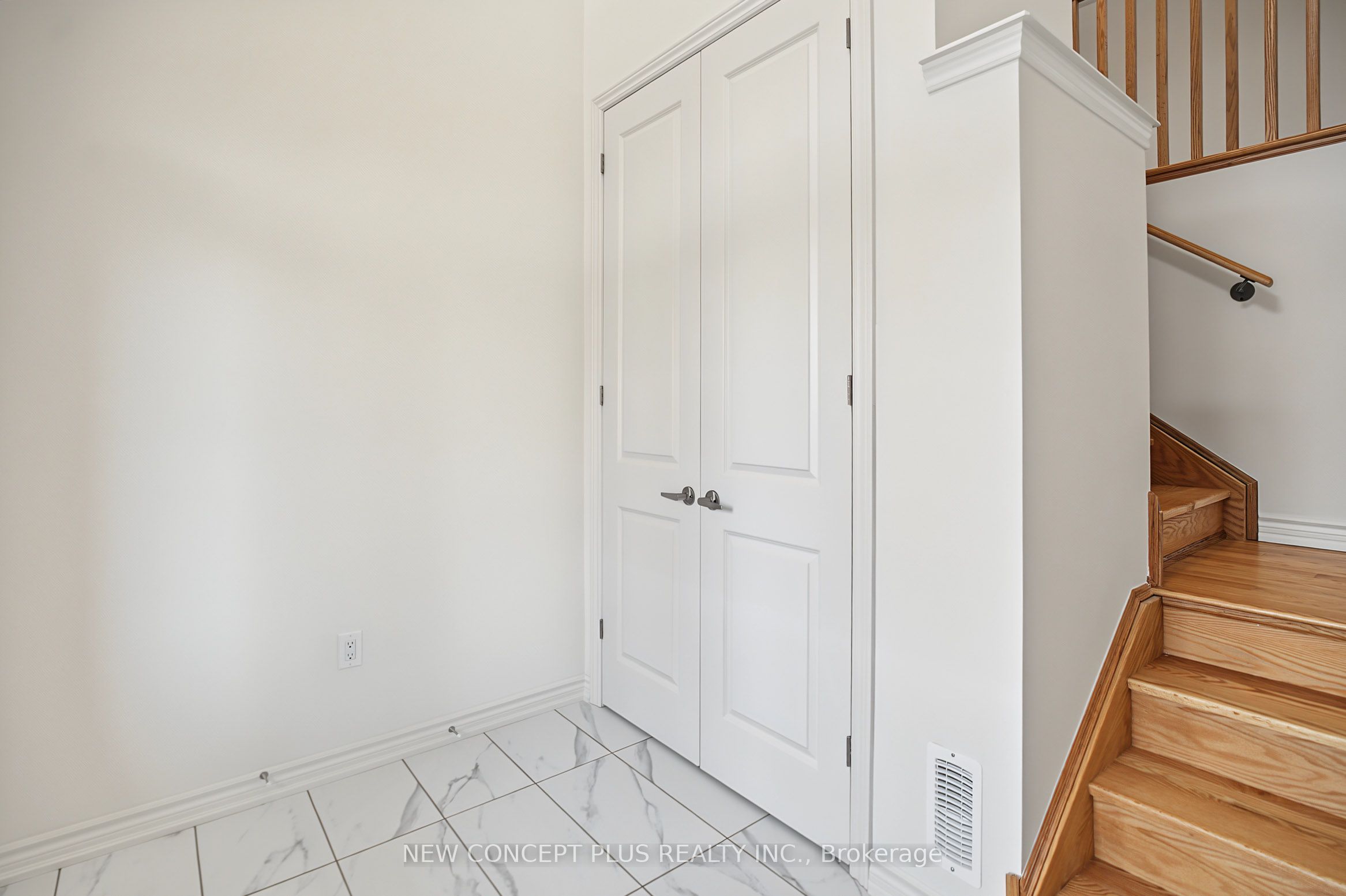 953 Trailsview Avenue Property Photo 3